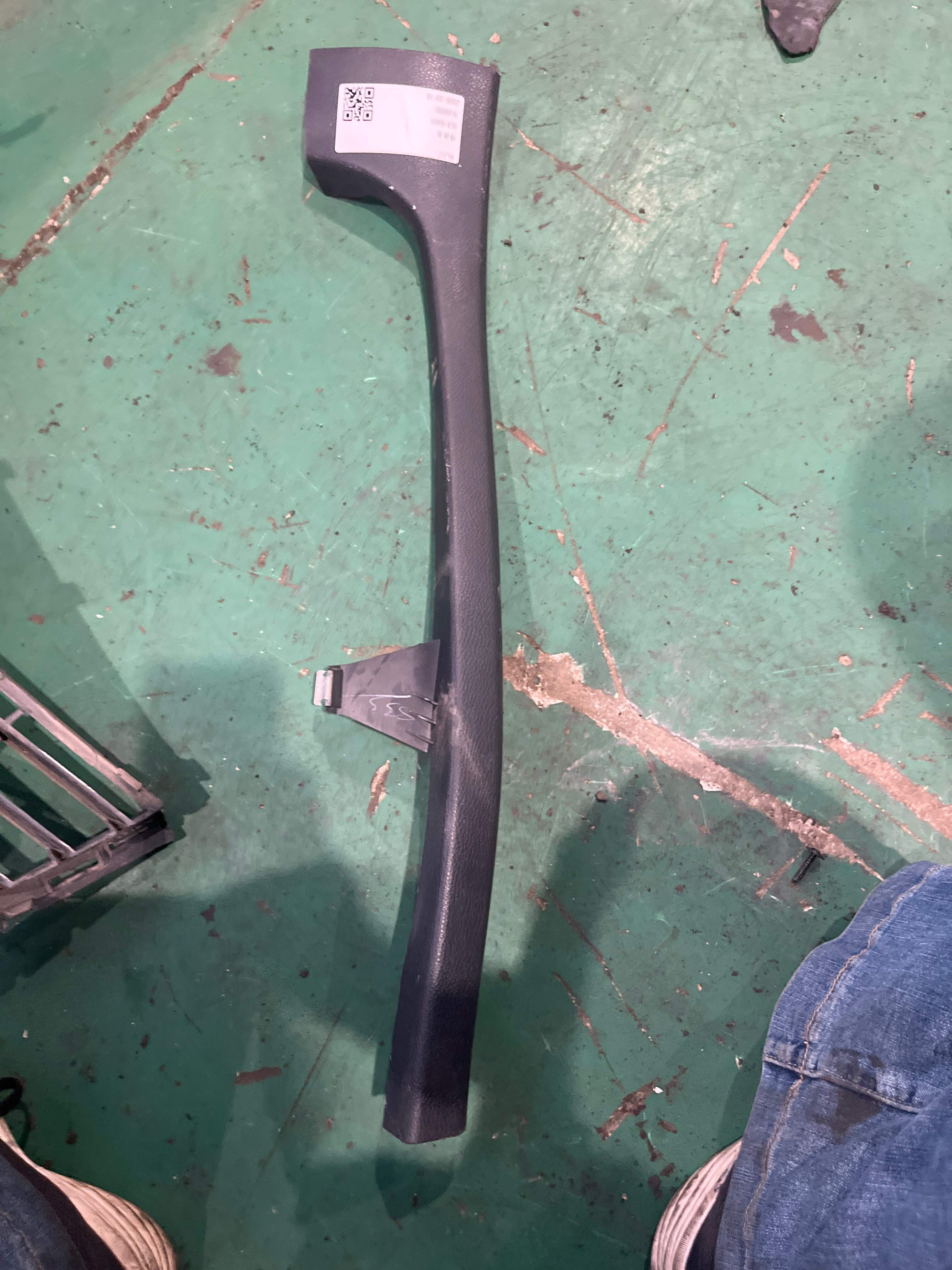 1K9867766 C-Pillar Inner Trim (Lower Right)