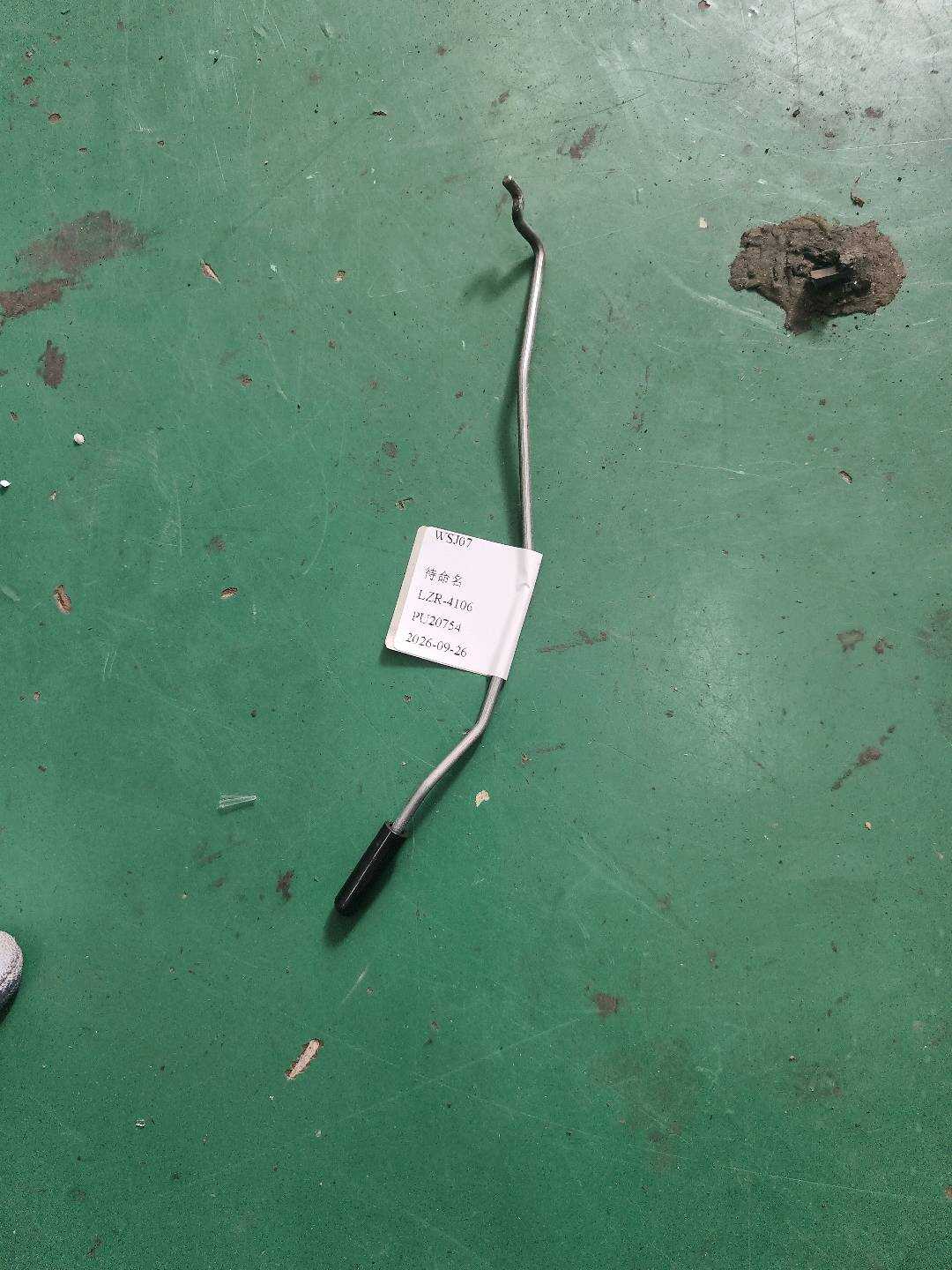 51227059672 后门锁止杆(右)