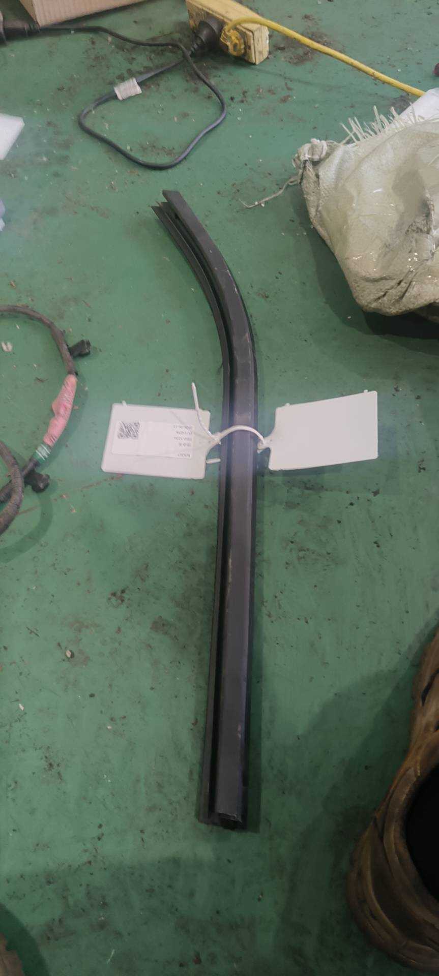 828345MA0A 后门玻璃压条(右内)