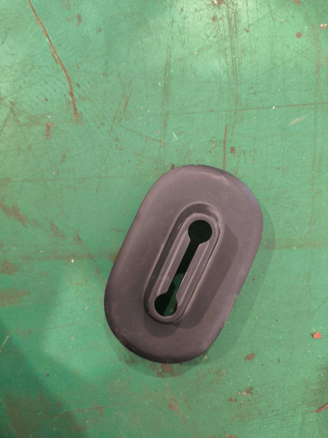 P0074728AD Rear Right Backrest Latch Cover Assembly