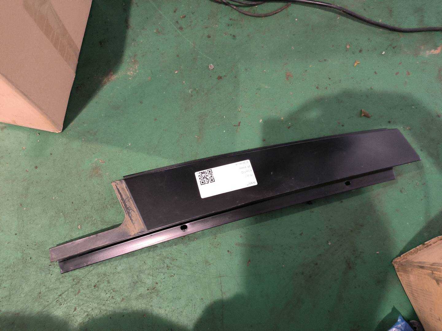 51352990325 后门窗框外饰板(左前)