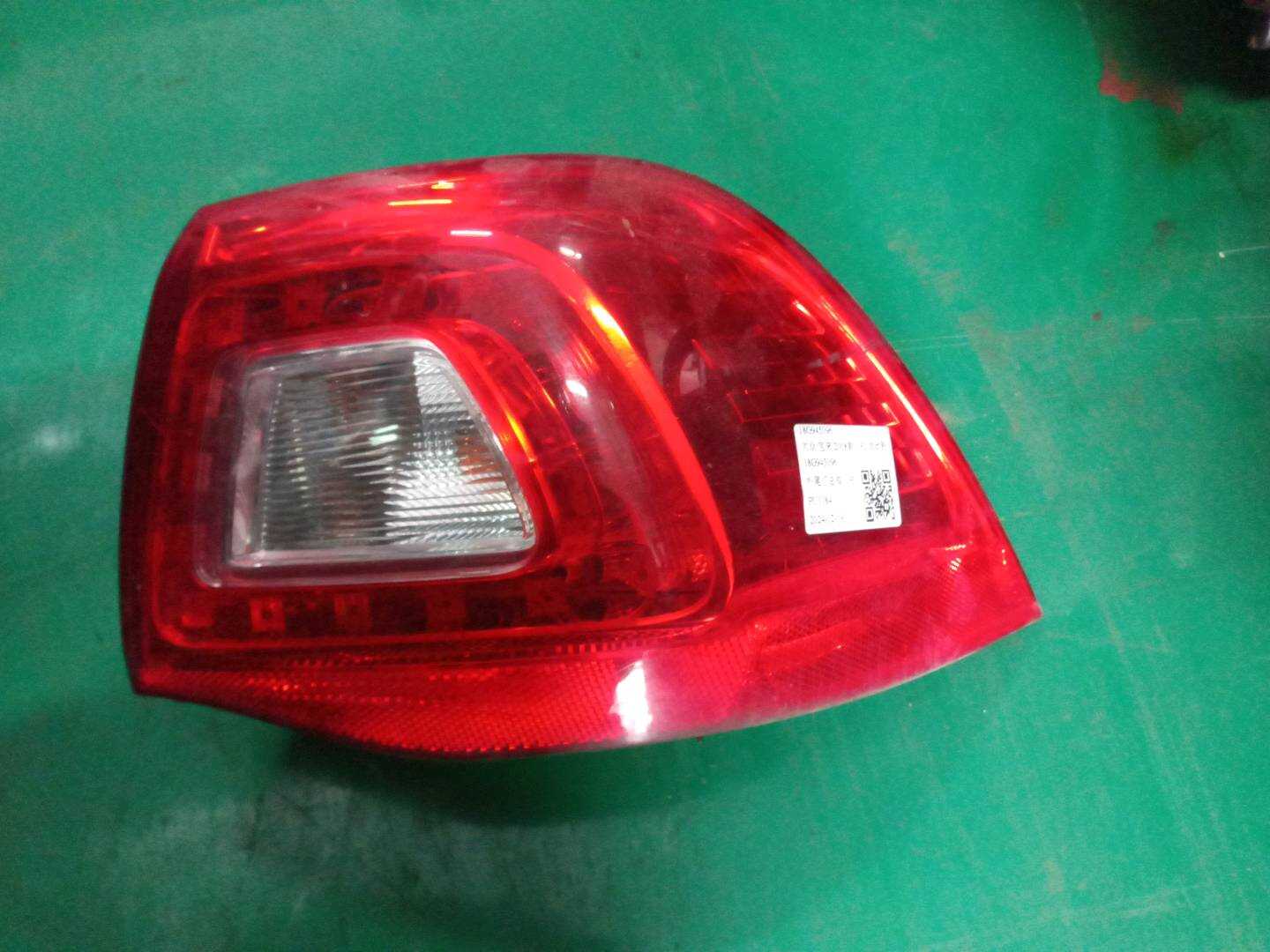 18G945096 外尾灯总成(右)
