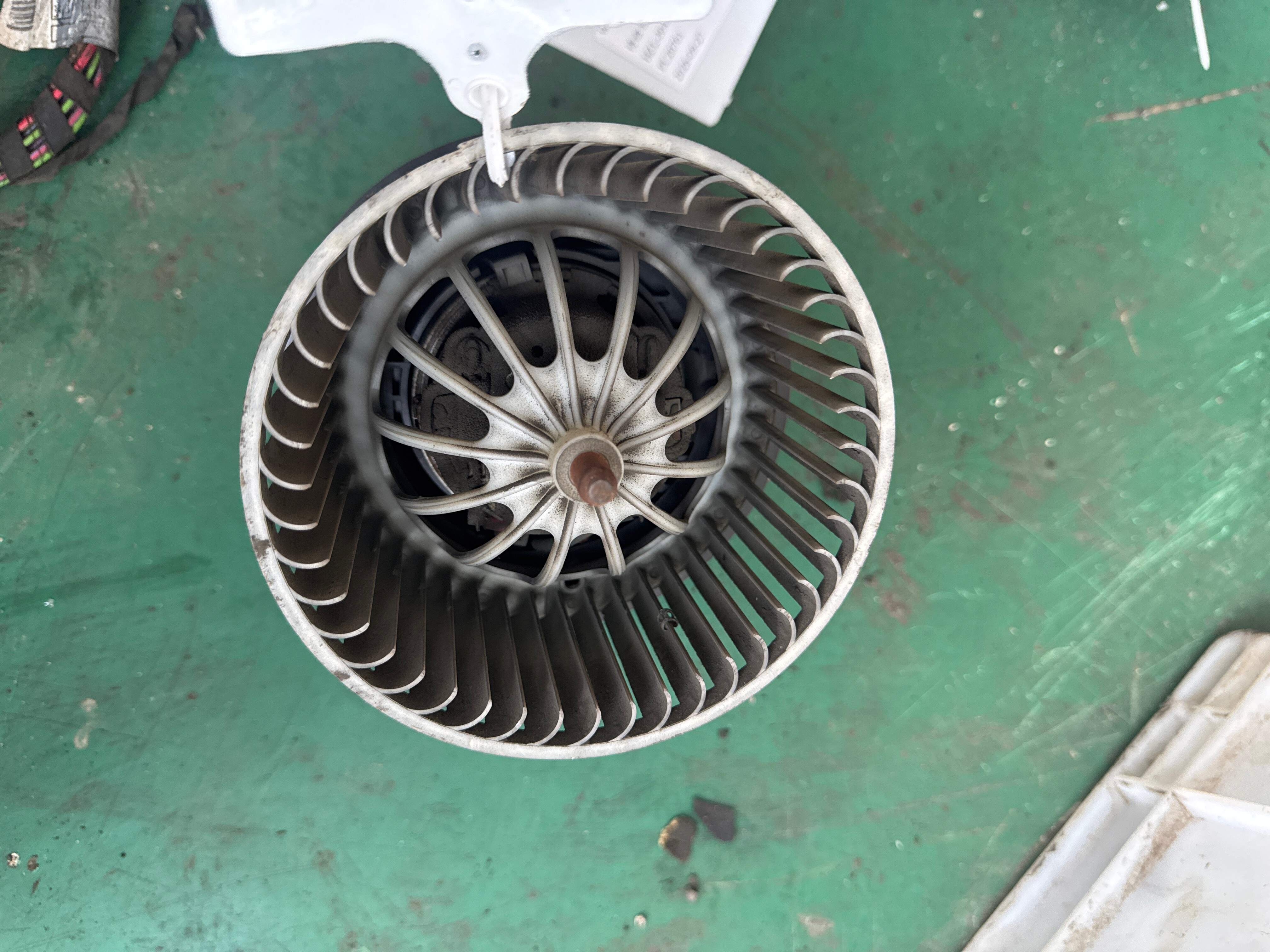 LR016627 Blower Motor