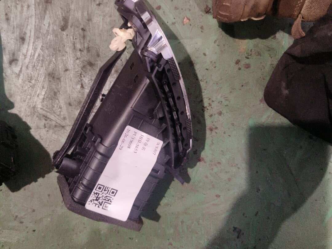 974204V000RY 仪表台中间出风口（右）