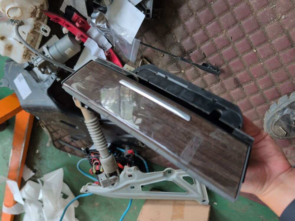 51169182502 杂物盒