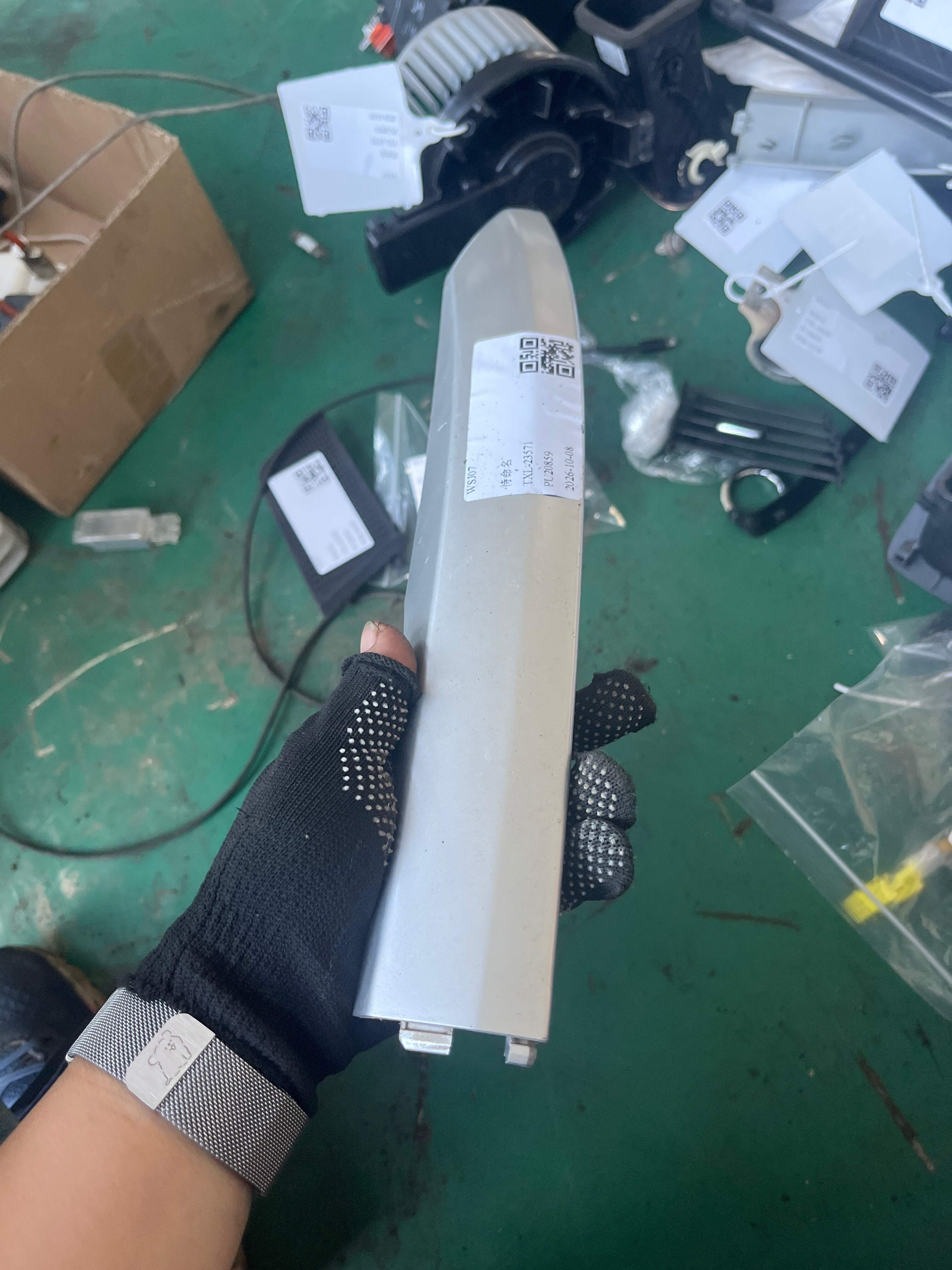 7140081ADU0000 左行李架前安装座上护盖