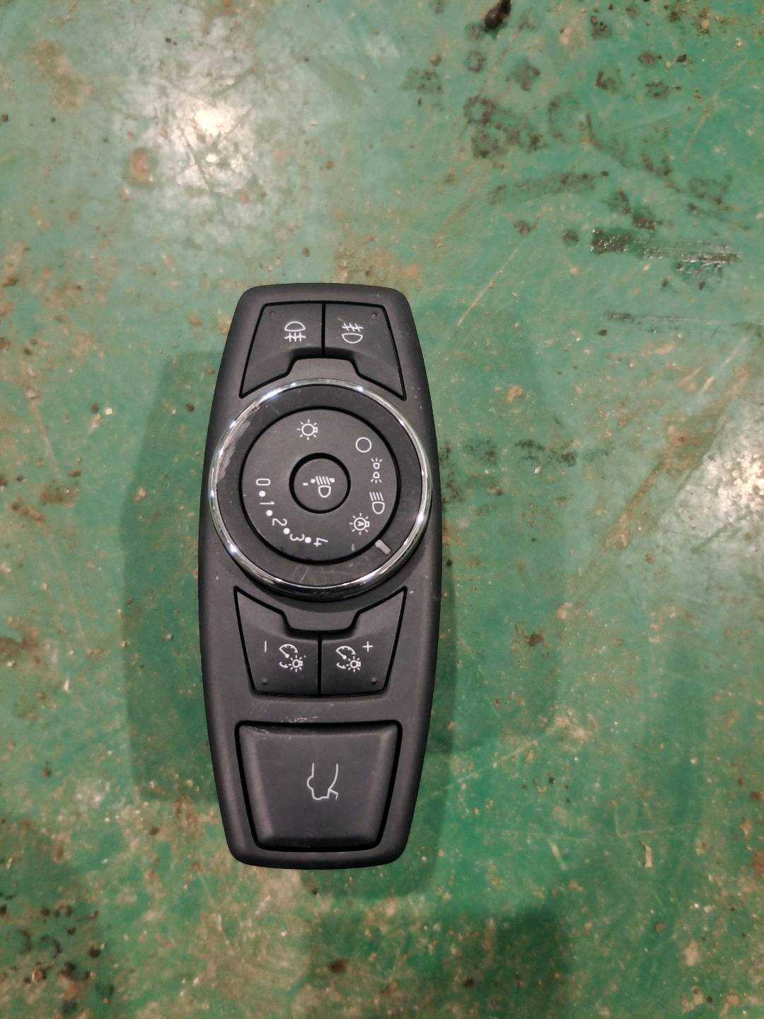 GR2T13D061BB3JA6 Light Switch