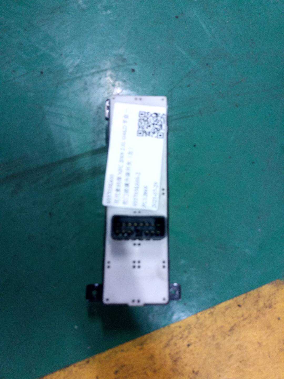 935703K600 前门玻璃升降开关(左)