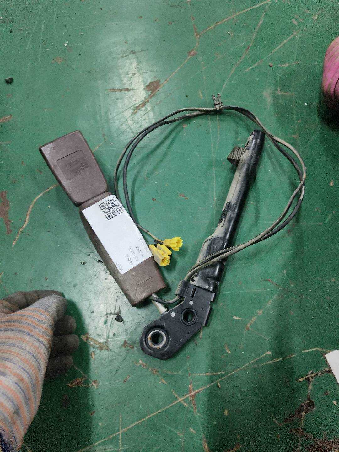 A22186018698P63 副驾驶员座椅安全带扣