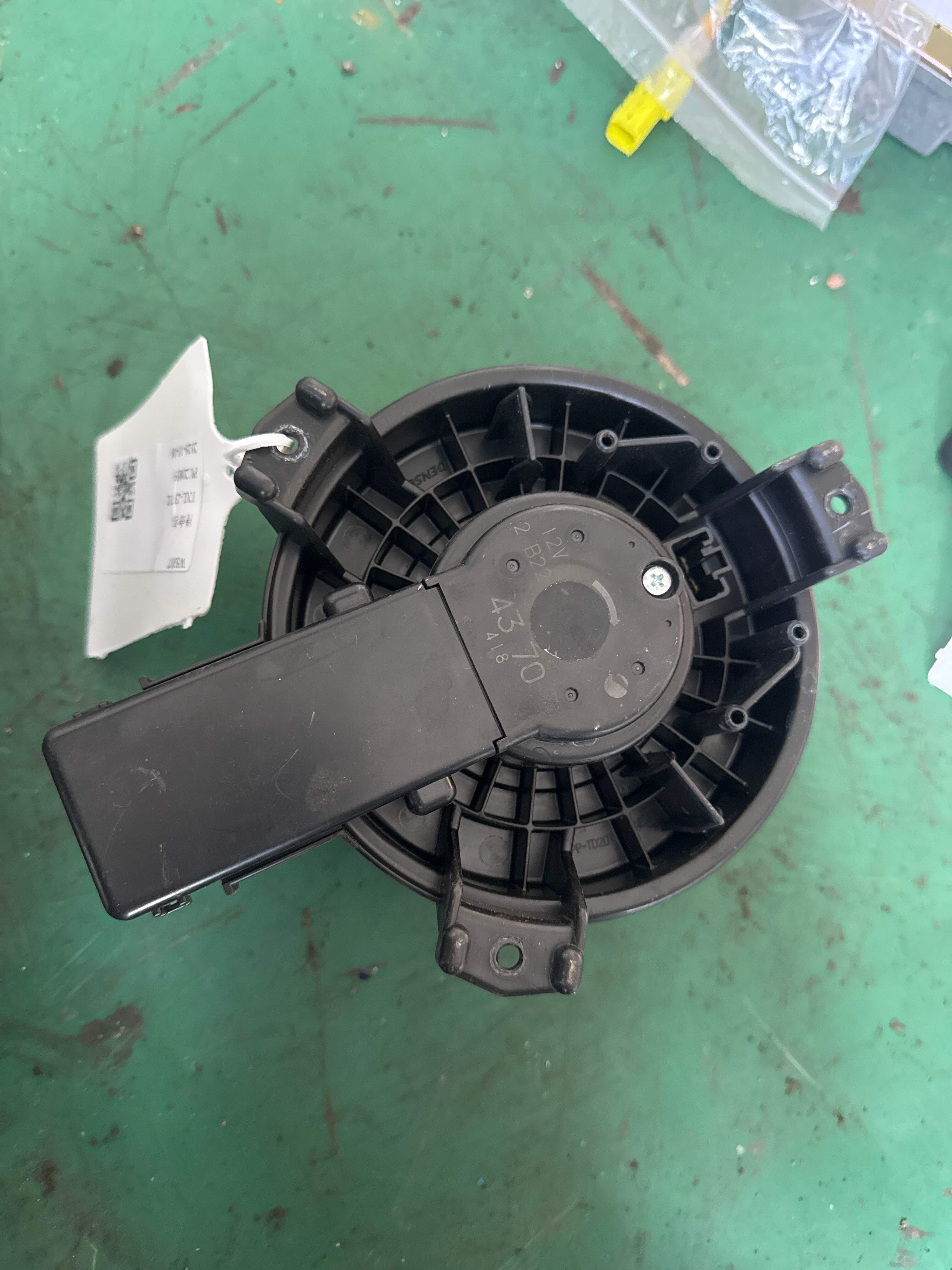 8105005ADUS170 带扇叶鼓风机