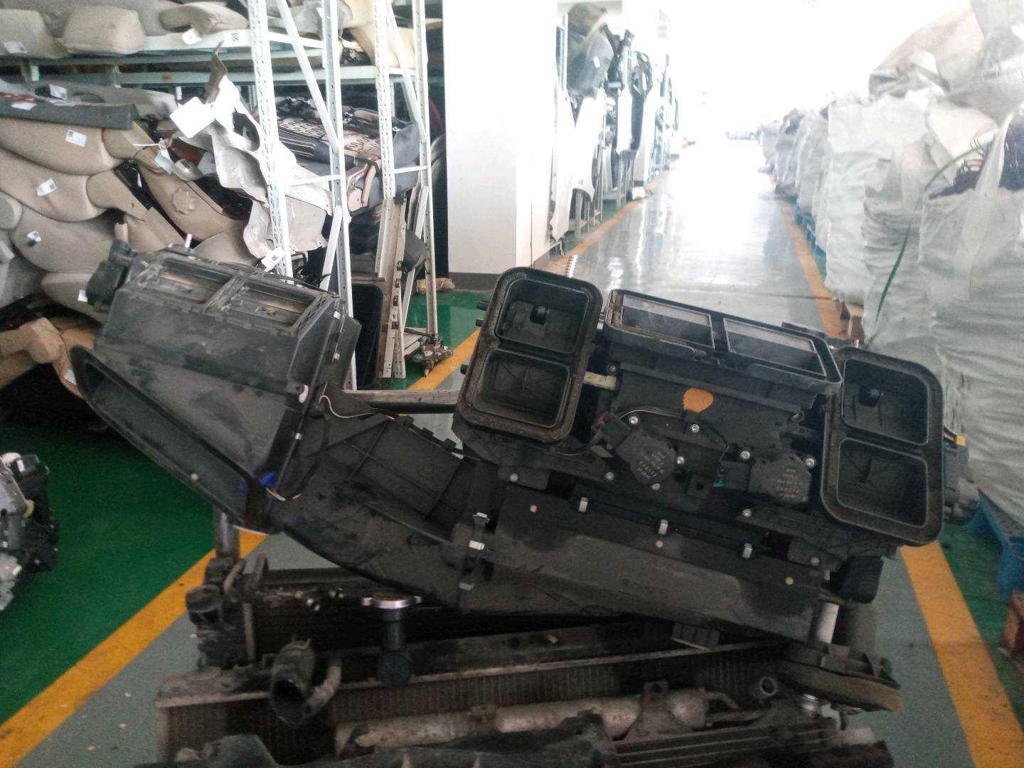 A2118300303 外壳