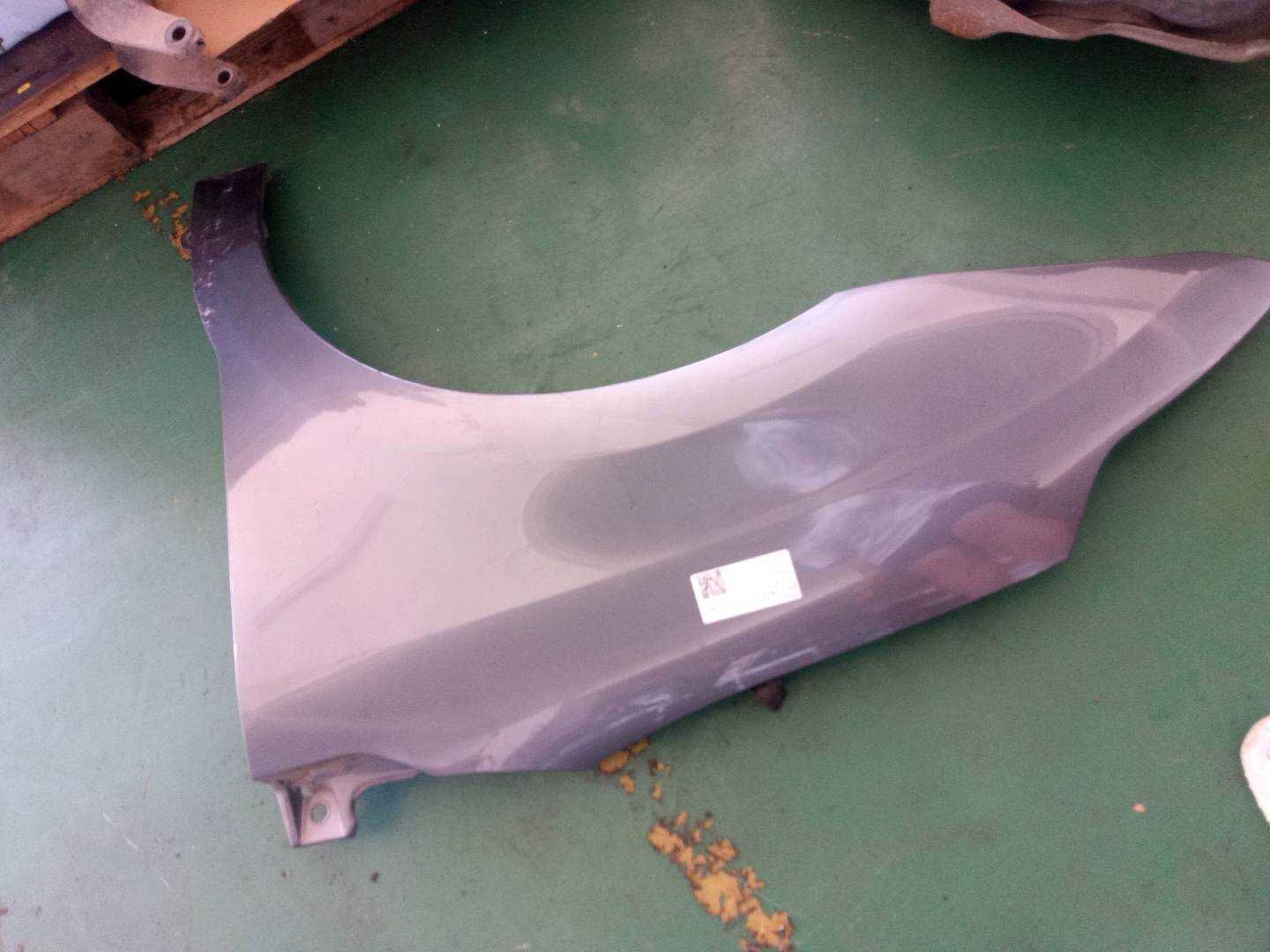 7840Q3 Front Fender, Left