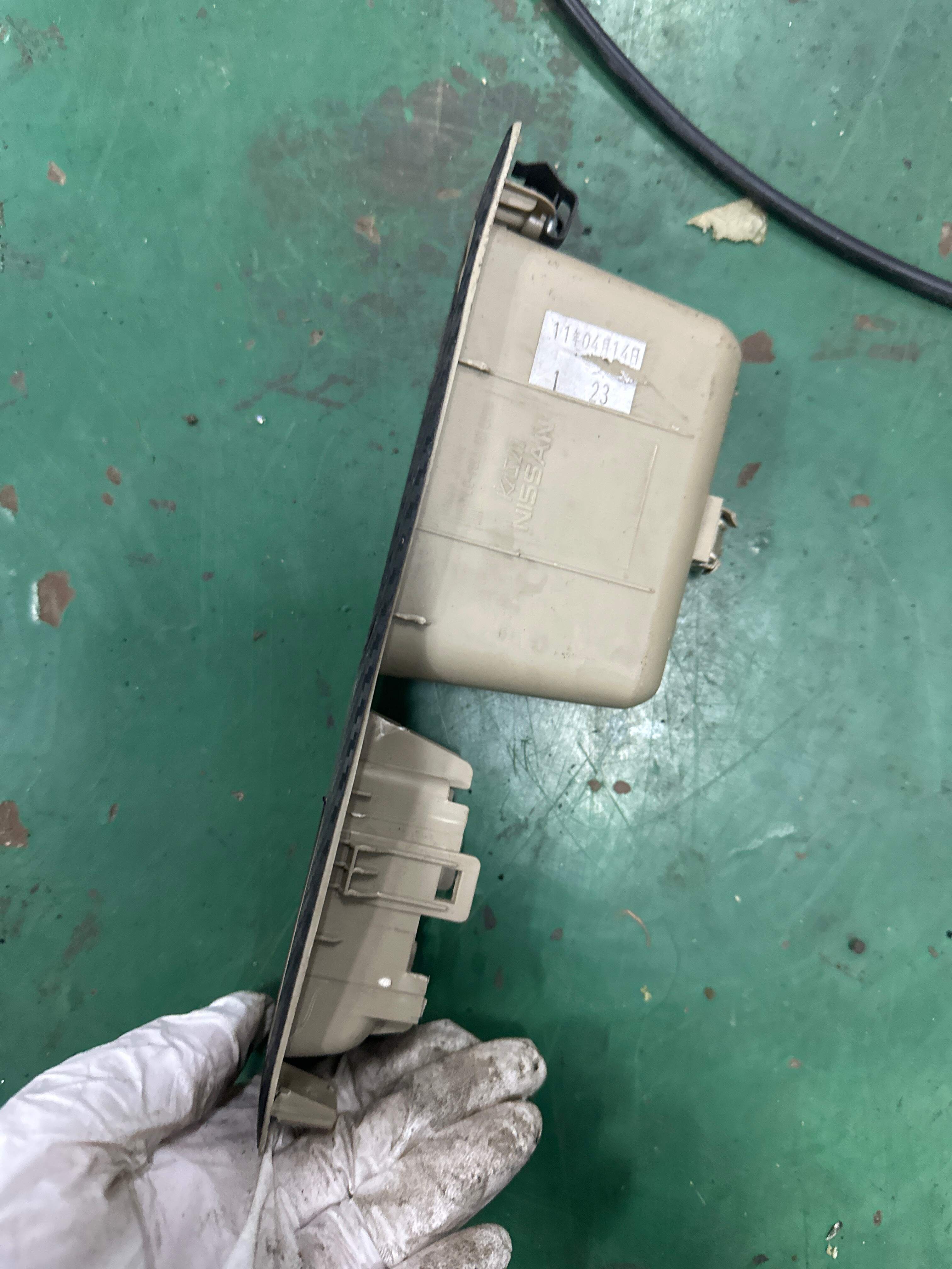 82950JE20A 后门扶手(右)