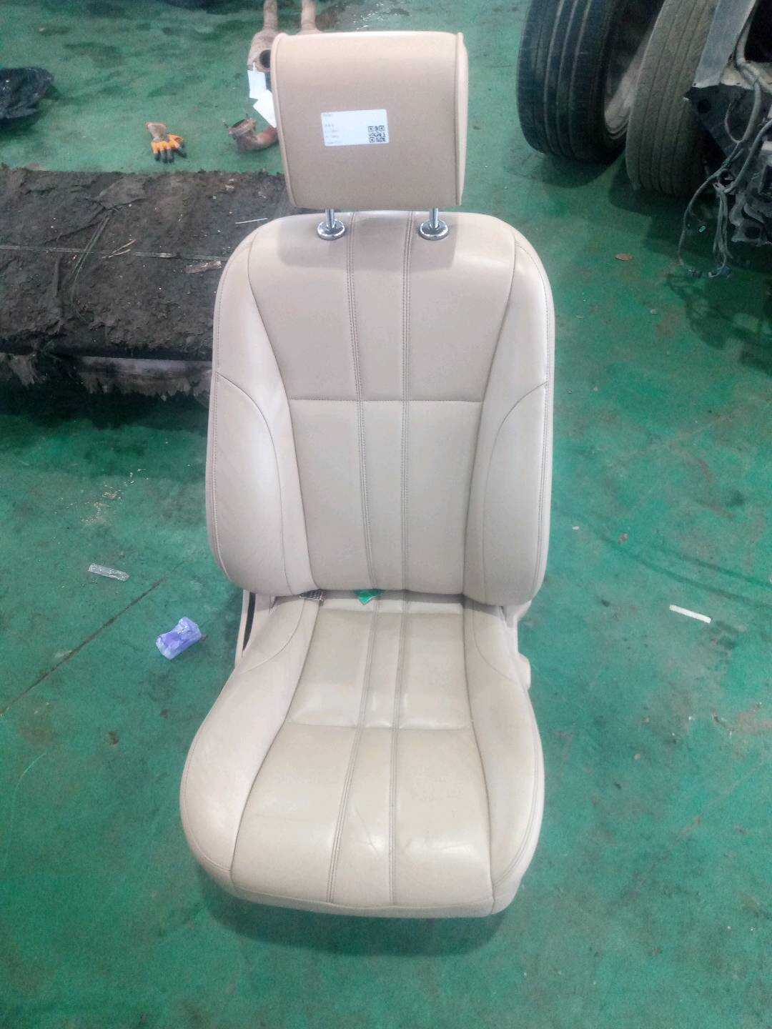 C2C40350APH 右侧前坐椅总成