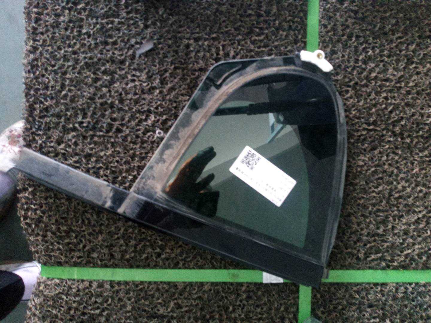C2Z2831 Rear Door Quarter Glass, Right