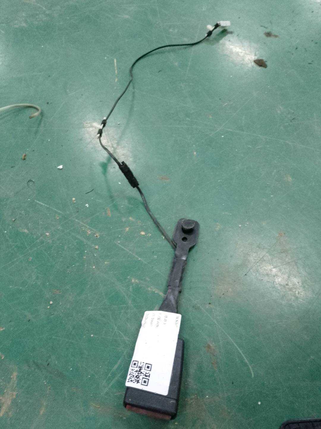 72117359090 副驾驶员座椅安全带扣