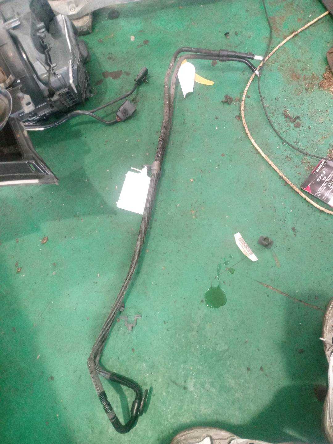 4F0422885K 转向散热器