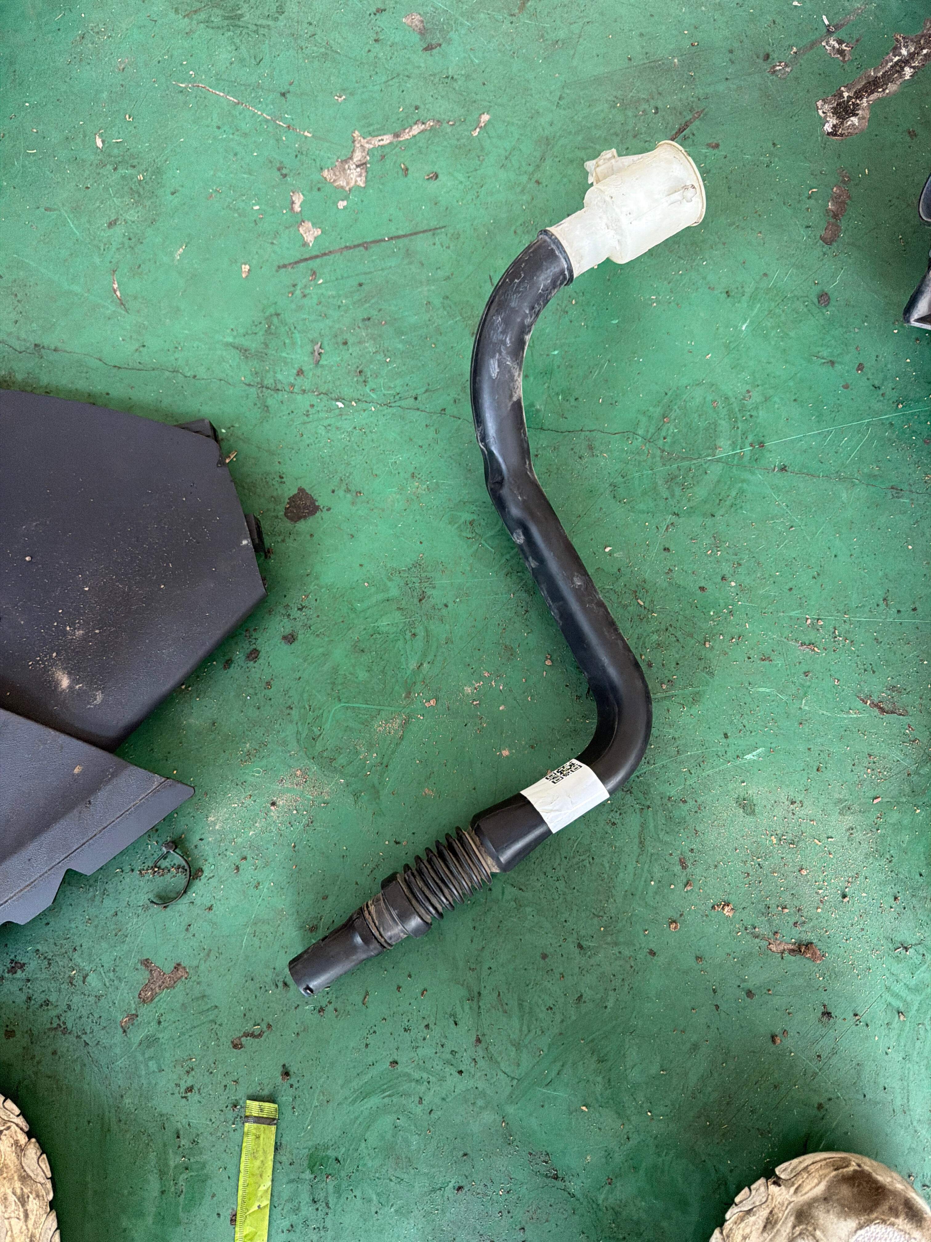 LR025825 Front Windshield Washer Reservoir Filler Pipe