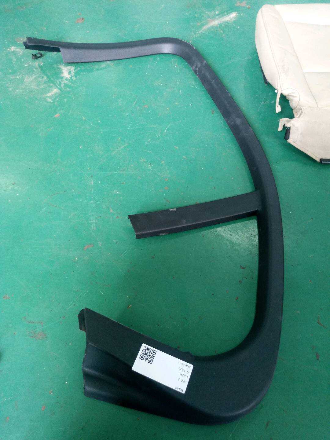 A20573706719051 Rear Door Window Frame, Right