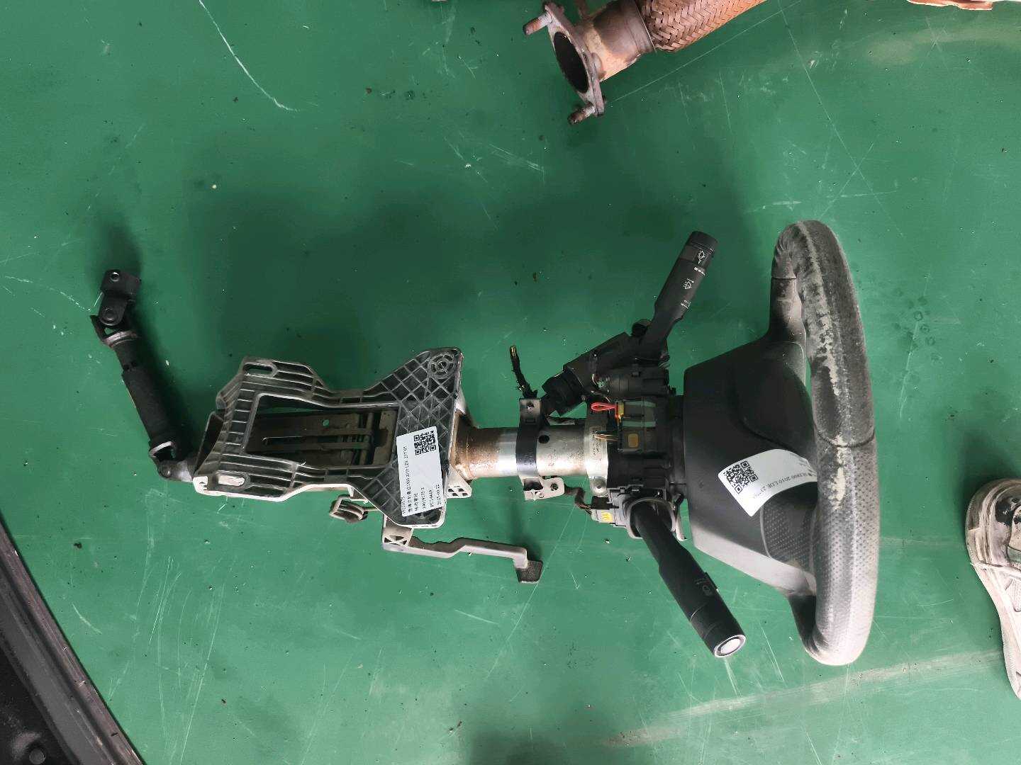 39019175 Steering Column
