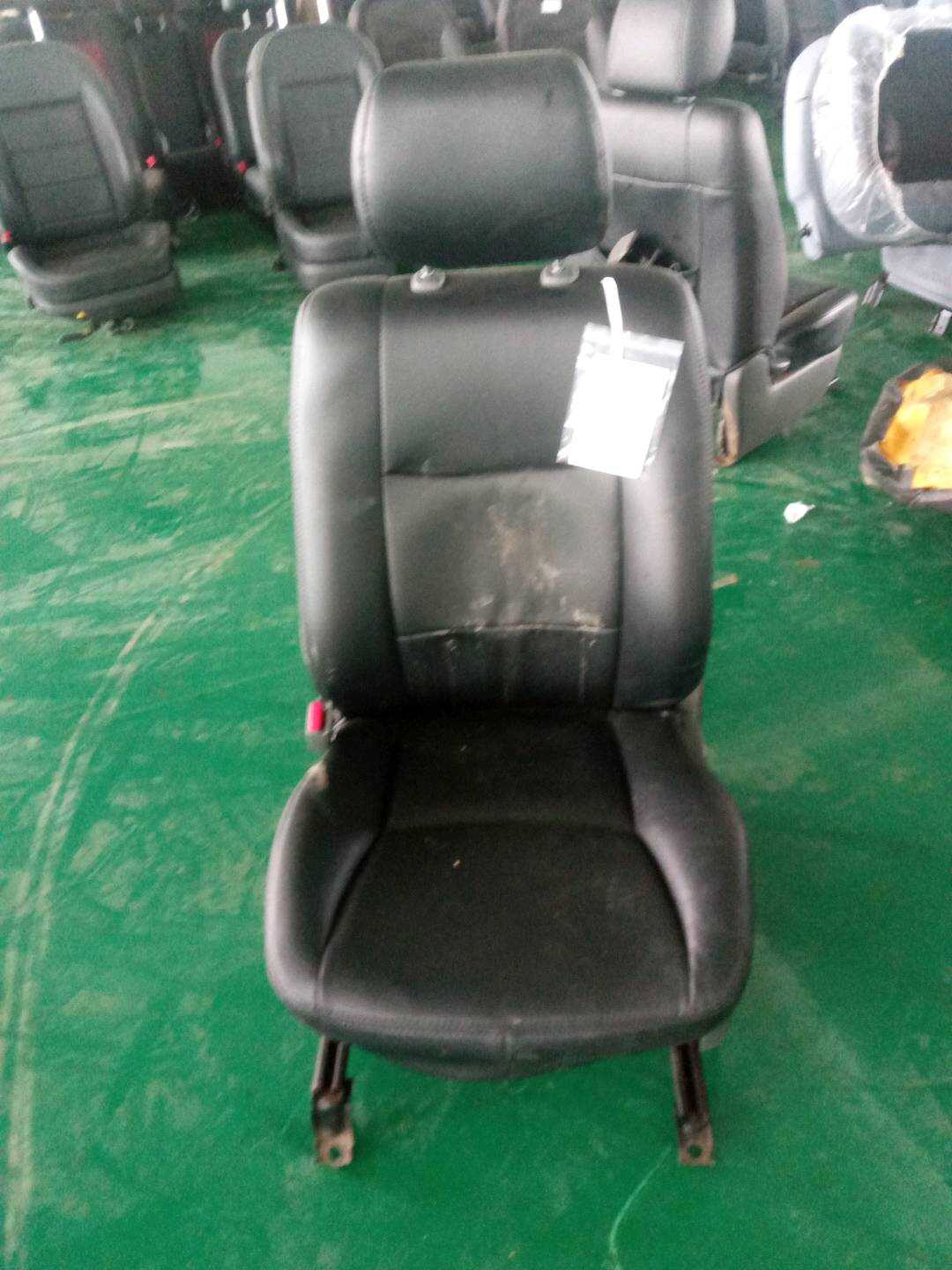 8917806020 前座椅气囊传感器(左)