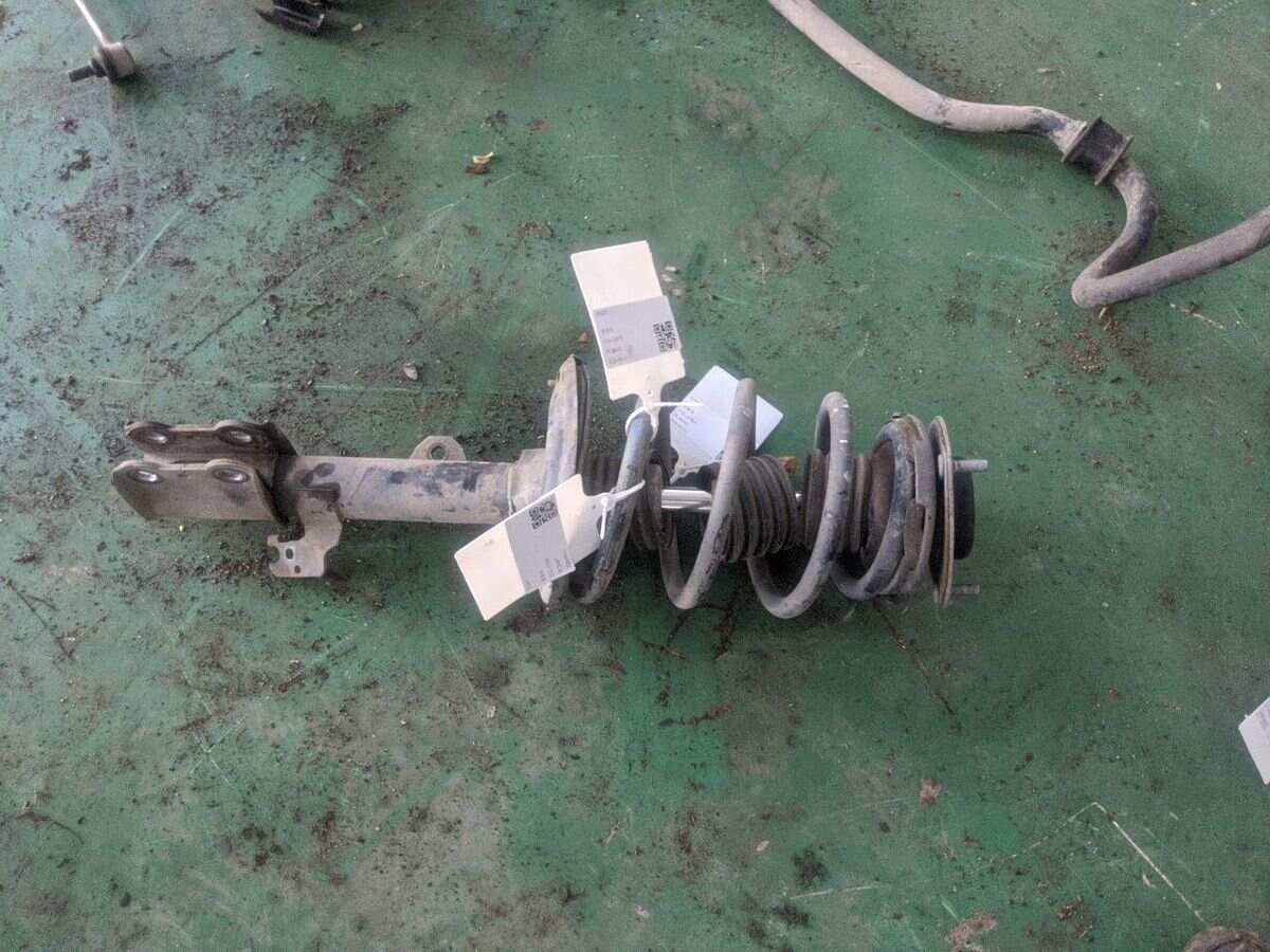 4851080471 前减震器芯(右)