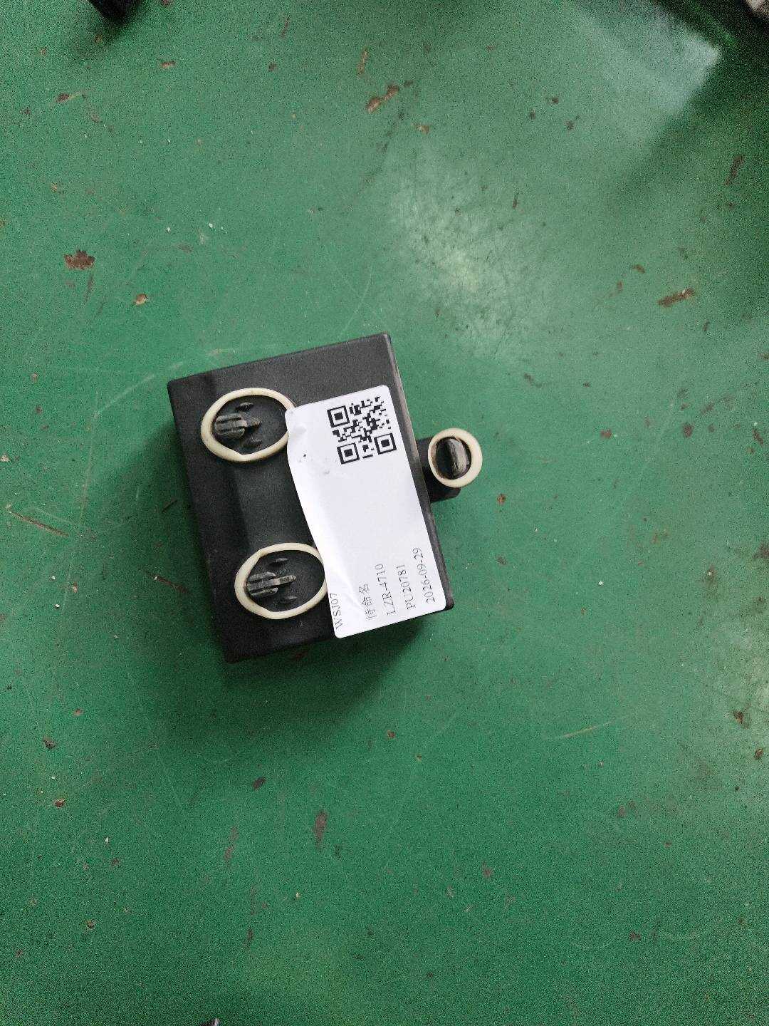 L4F0959795M 后车门控制单元(右)