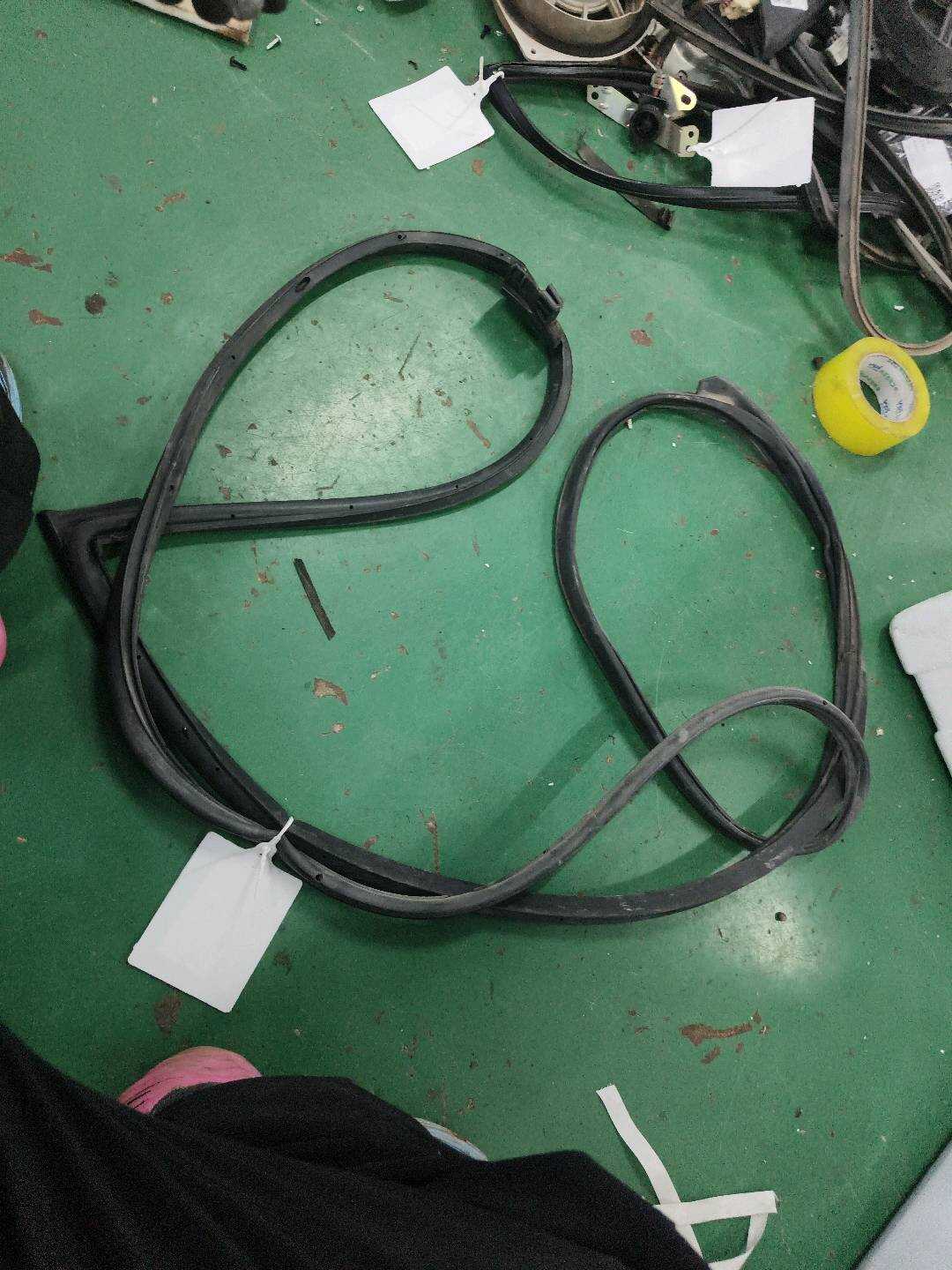 6231160100A0 前门车身密封胶条(右)
