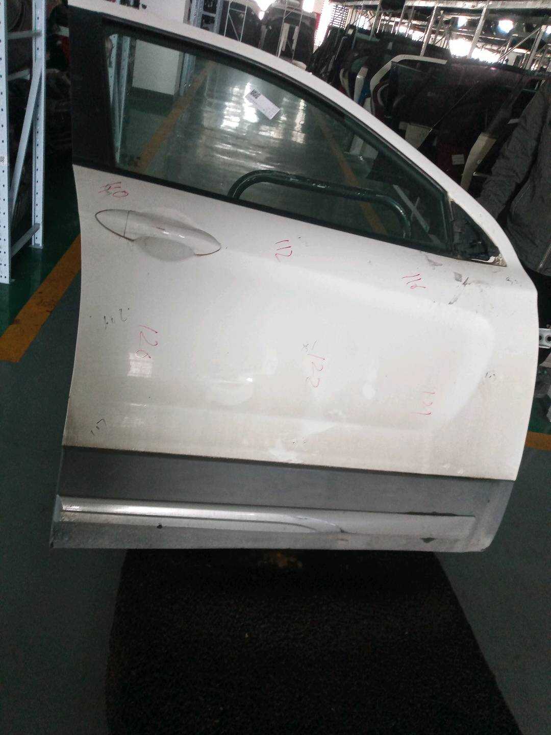 SA1258020DQ 前门壳(右)