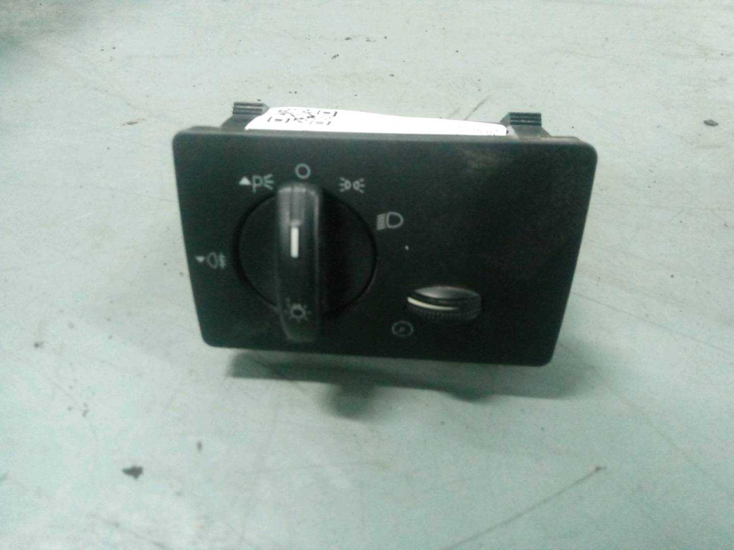 6M5T13A024AA 灯光开关