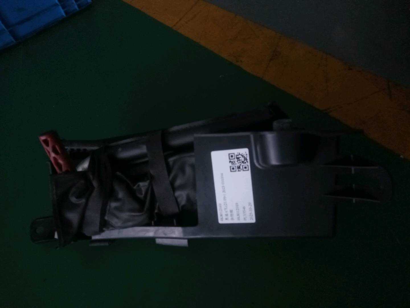 4K8012169 杂物箱