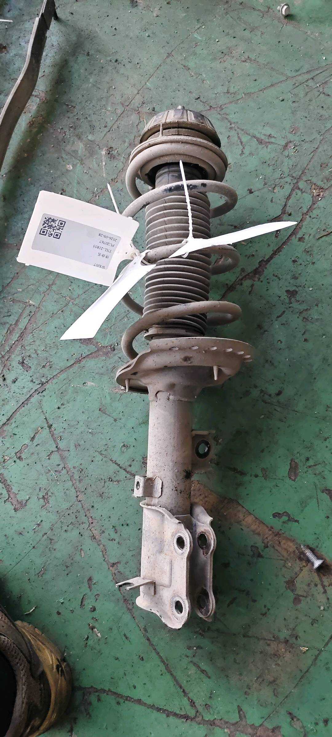 546300U100 前减震器螺旋弹簧(右)