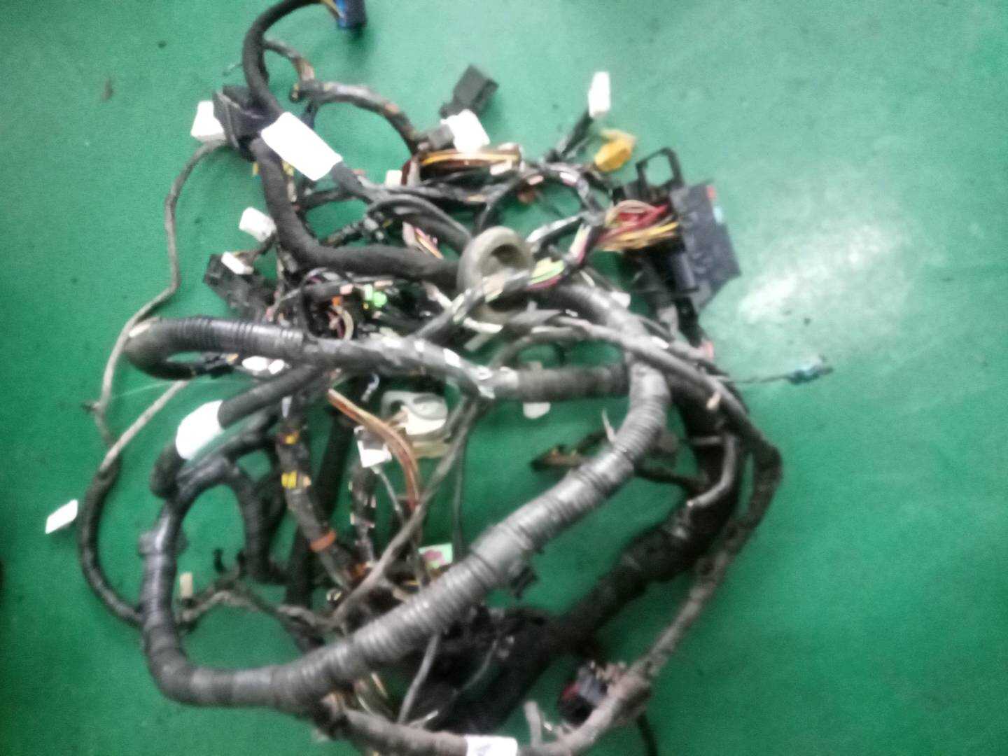 9P212B637AE 发动机线束