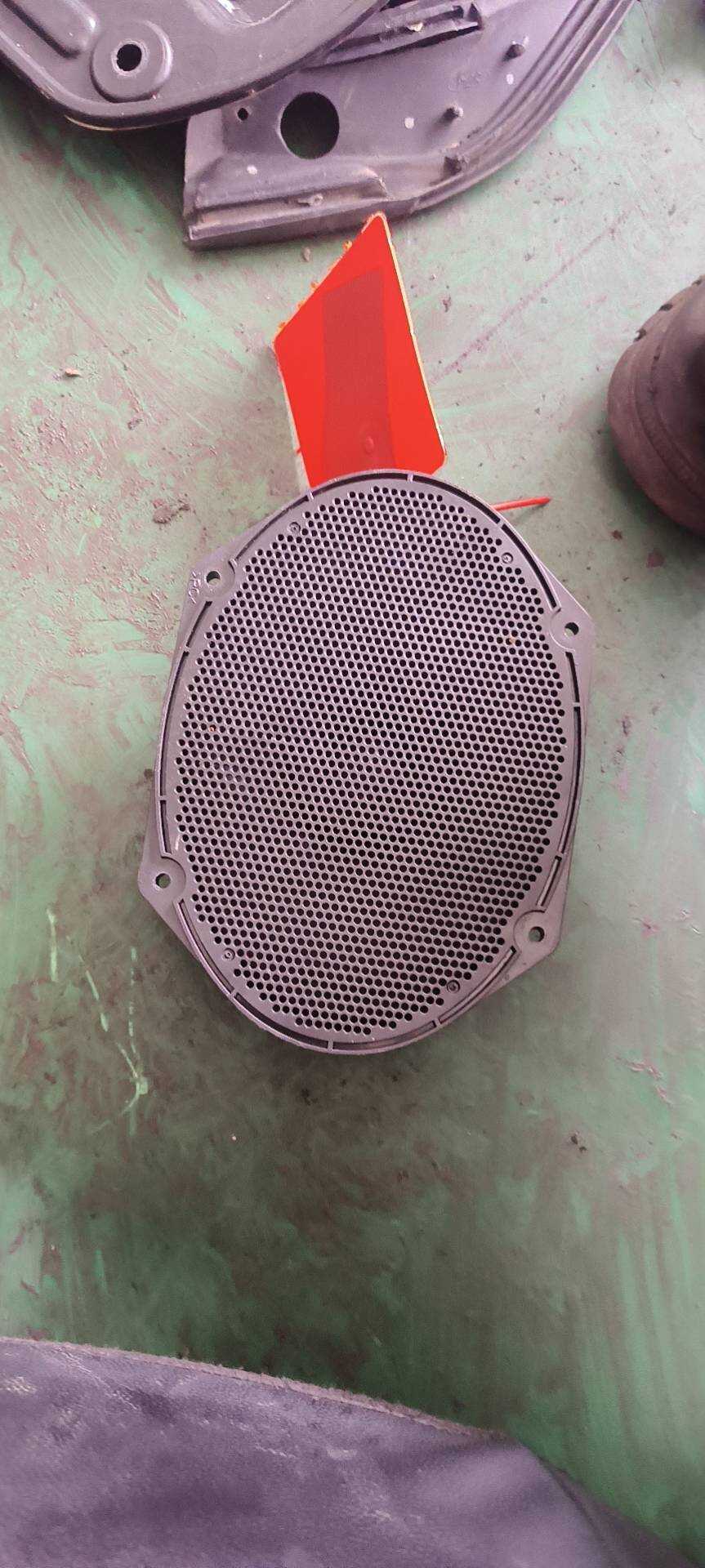 9U5T18808A 后门扬声器（右）