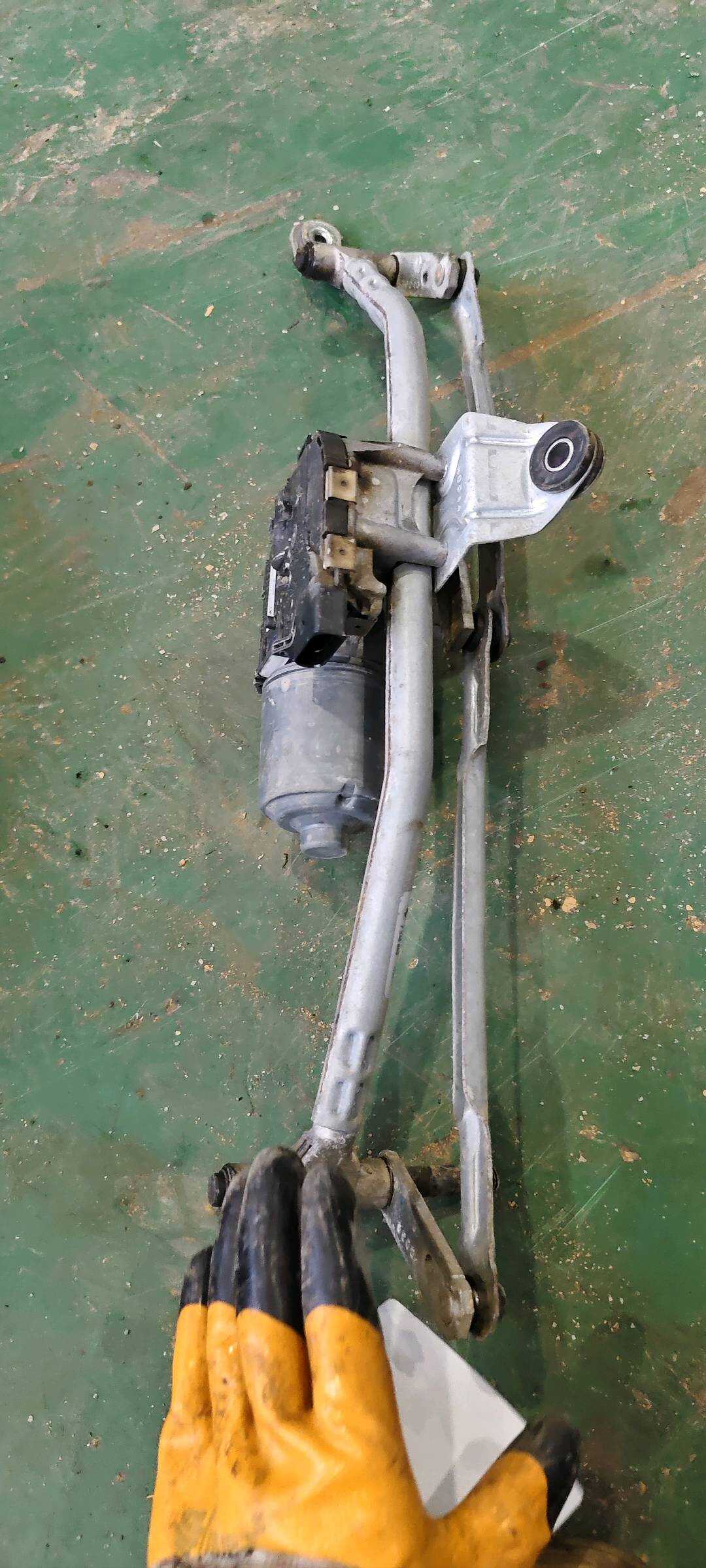 61615A3EDC6 前风挡雨刮器总成