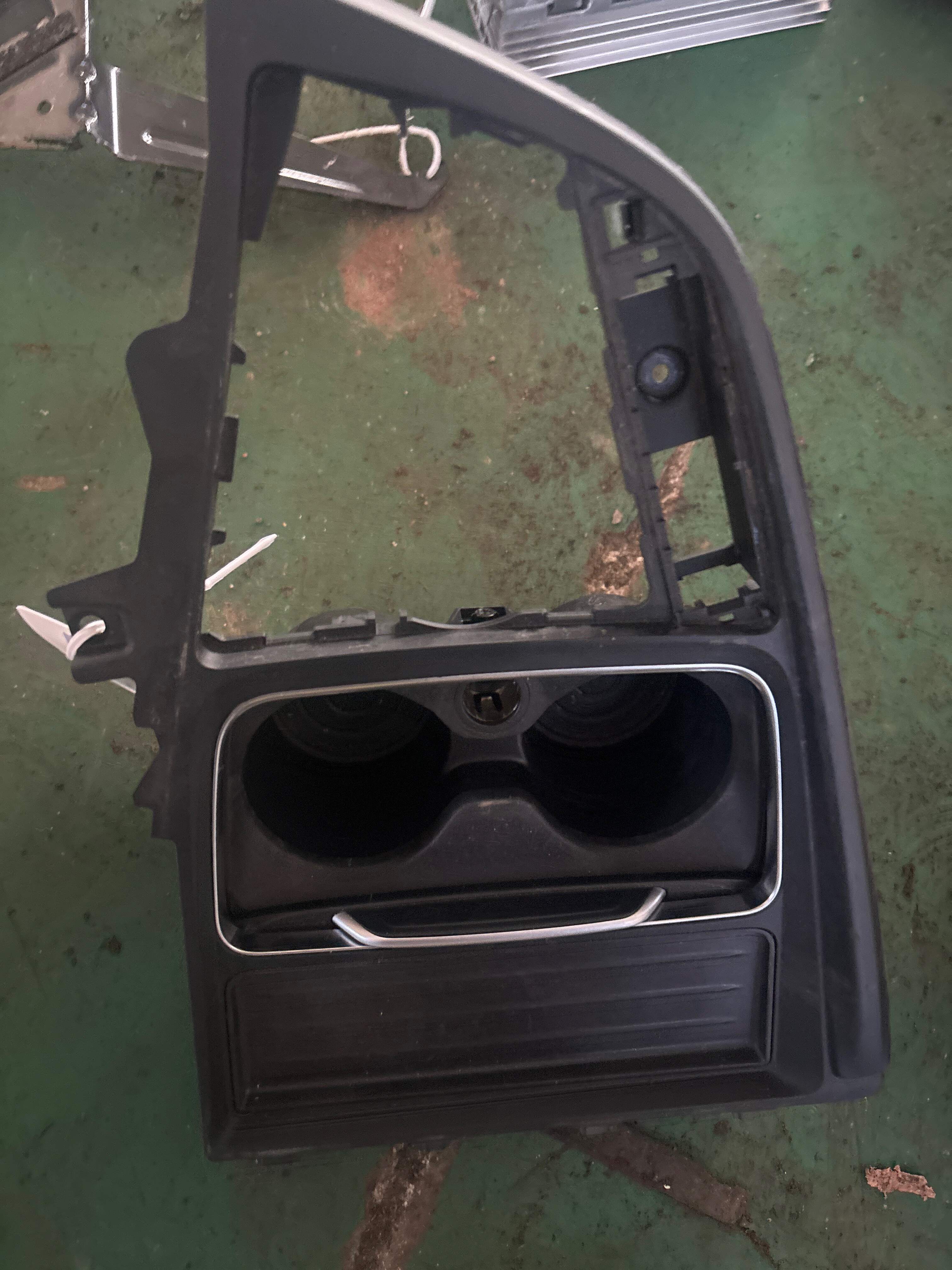51169323675 Center Console Housing