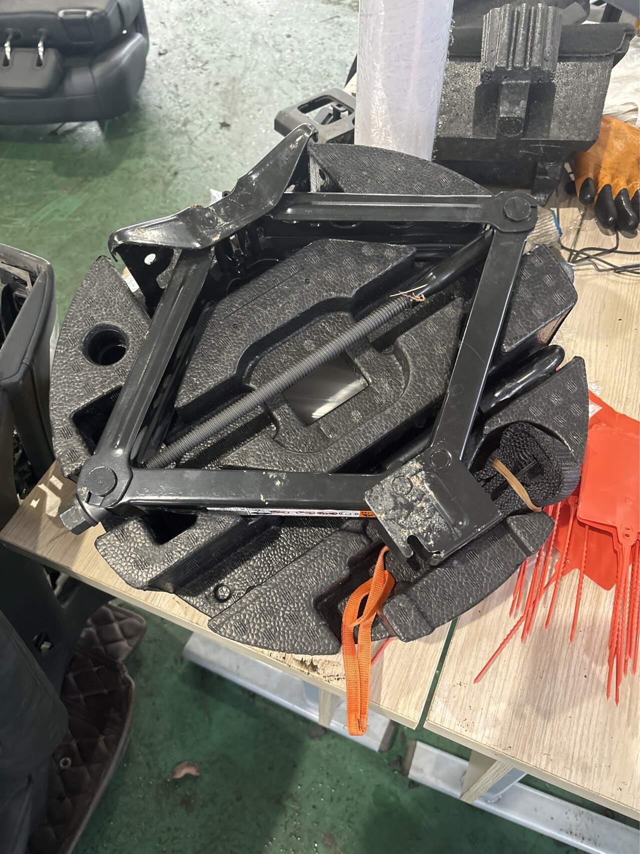 23119012 Spare Tire Foam