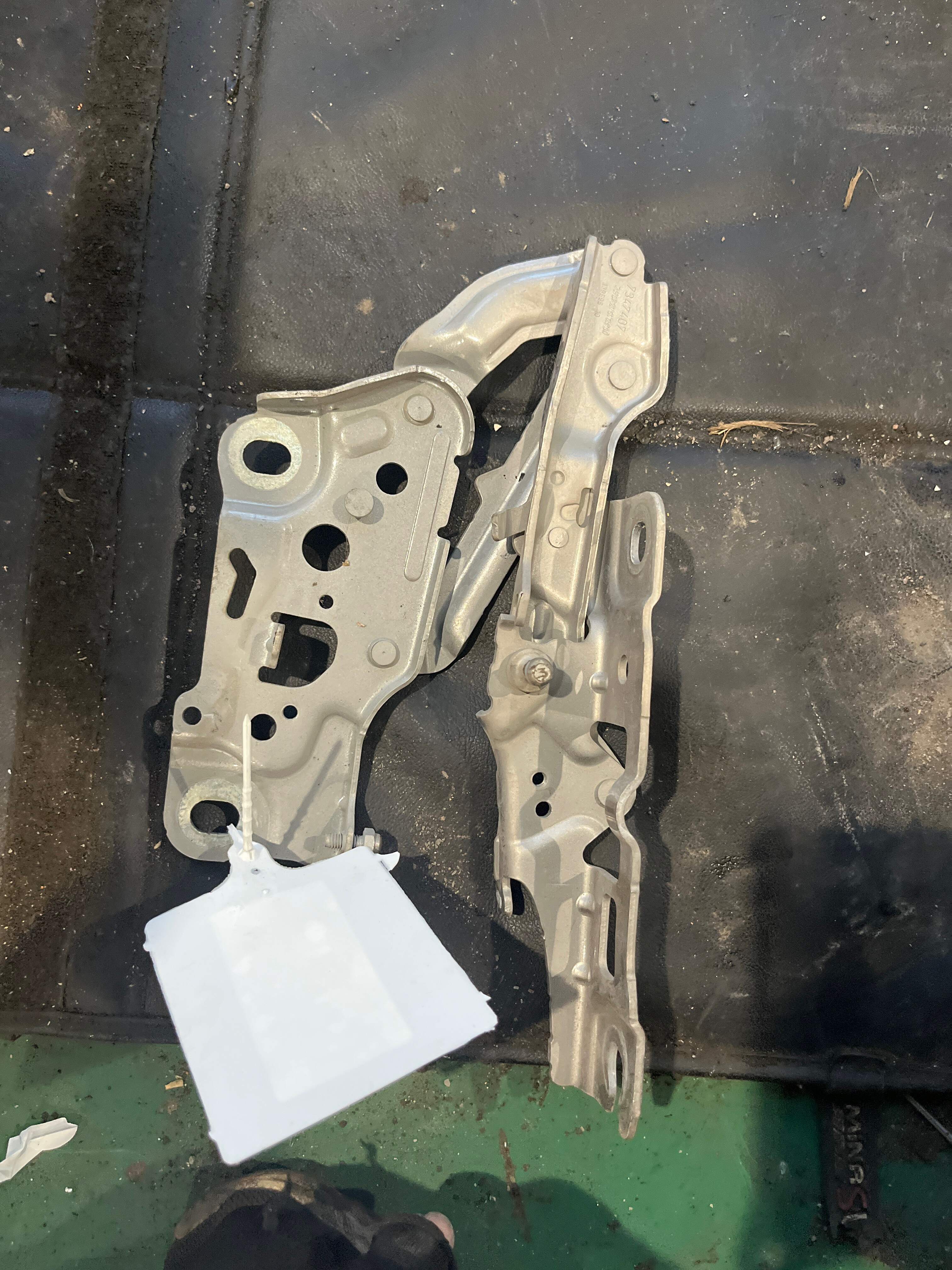 41007427051 Front Hood Hinge, Left