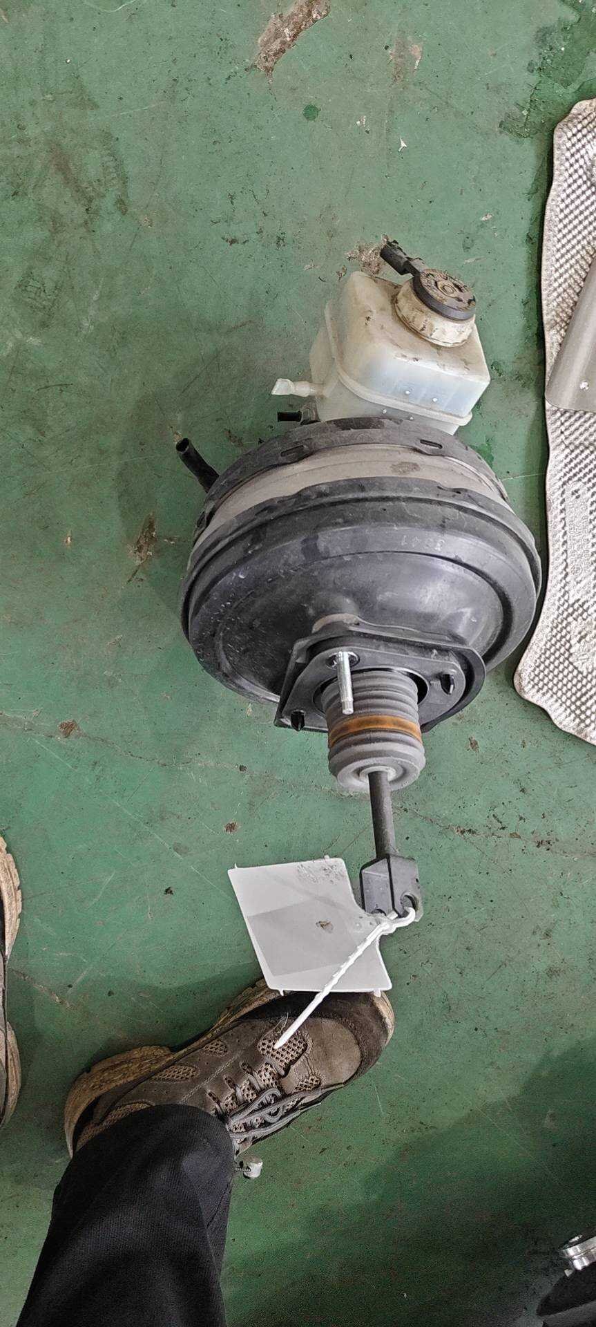 34336792956 制动助力器