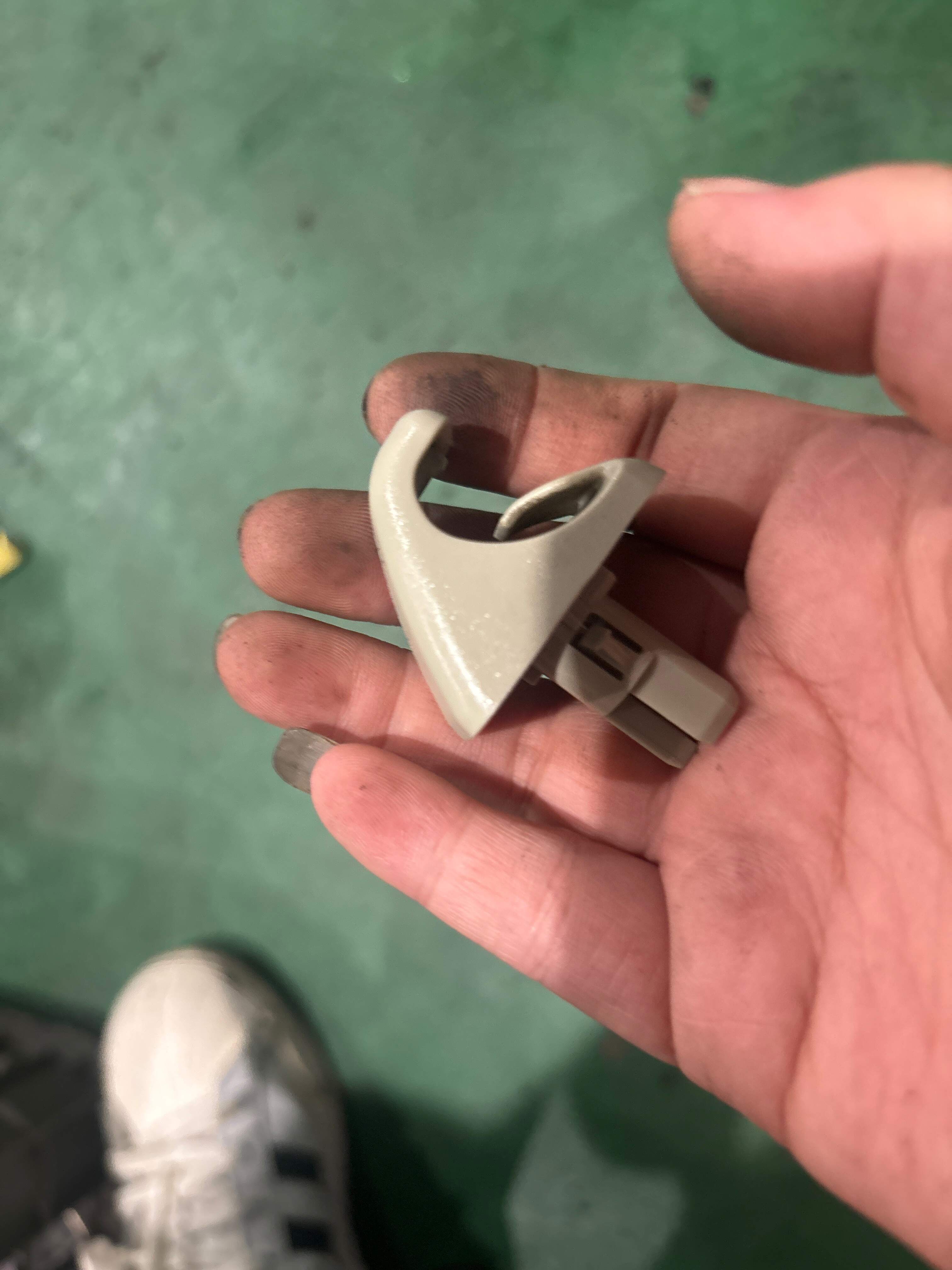96409ED000 遮阳板卡扣