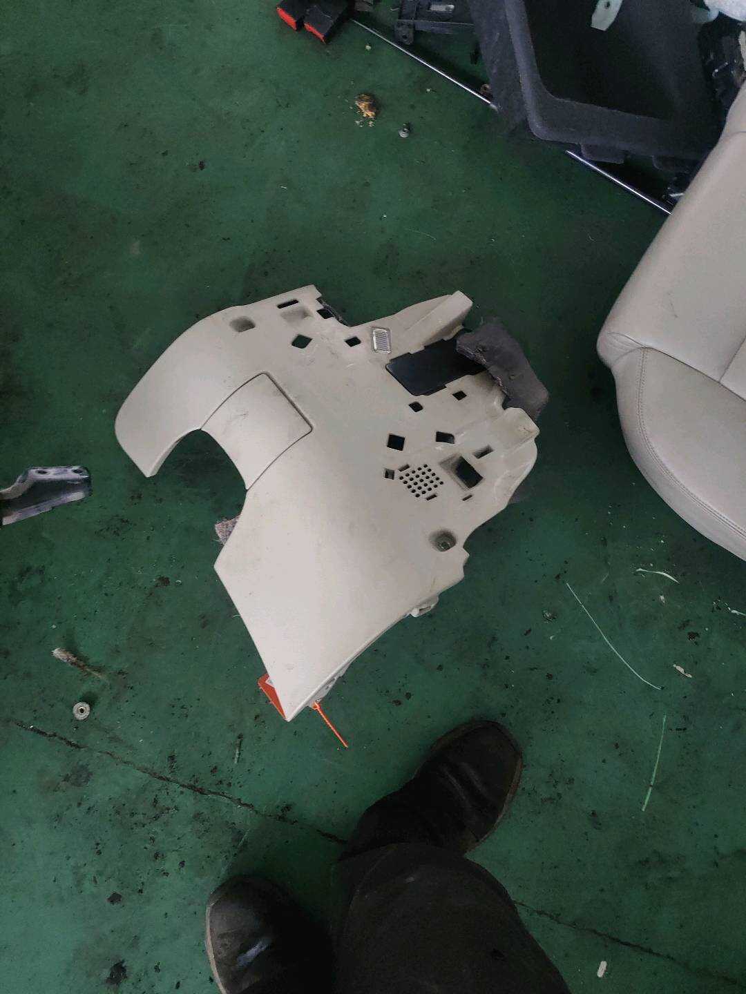 4F0953512D1DH Combination Switch Cover, Lower