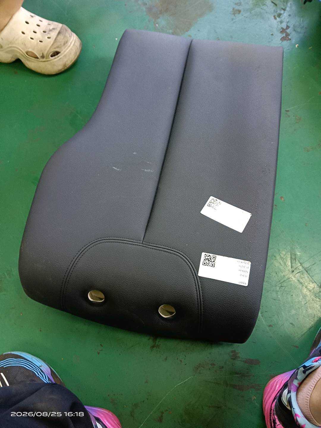 52207312929 后座椅靠背面罩(左)