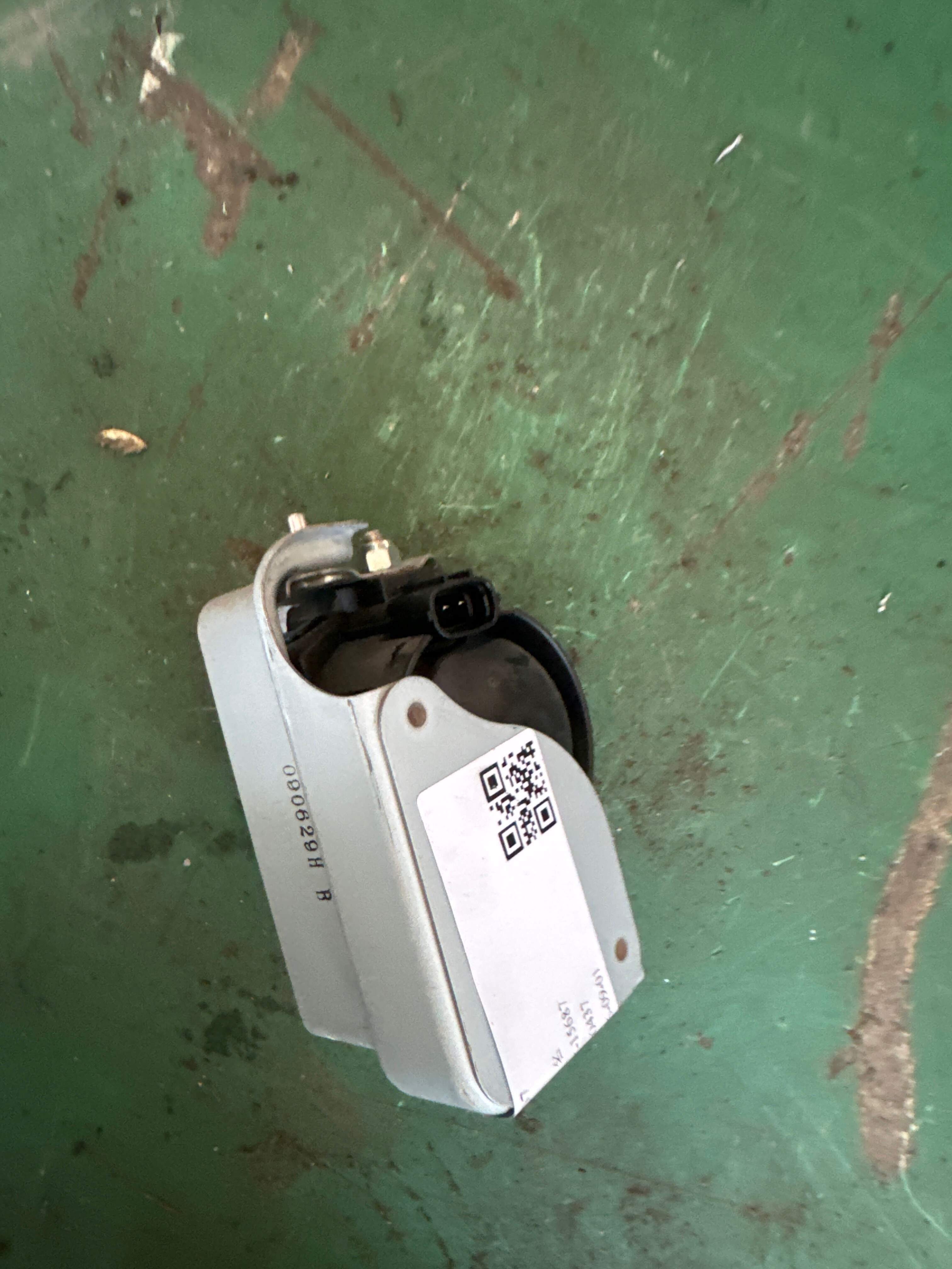 8904048030 防盗警报器总成