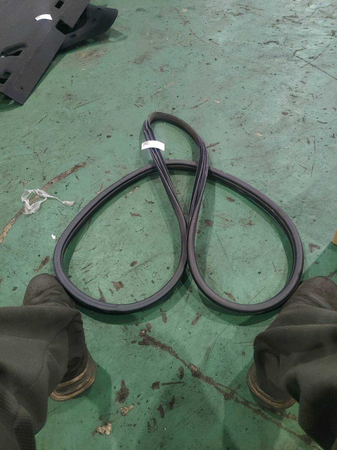 B012487 右前车门门框密封条