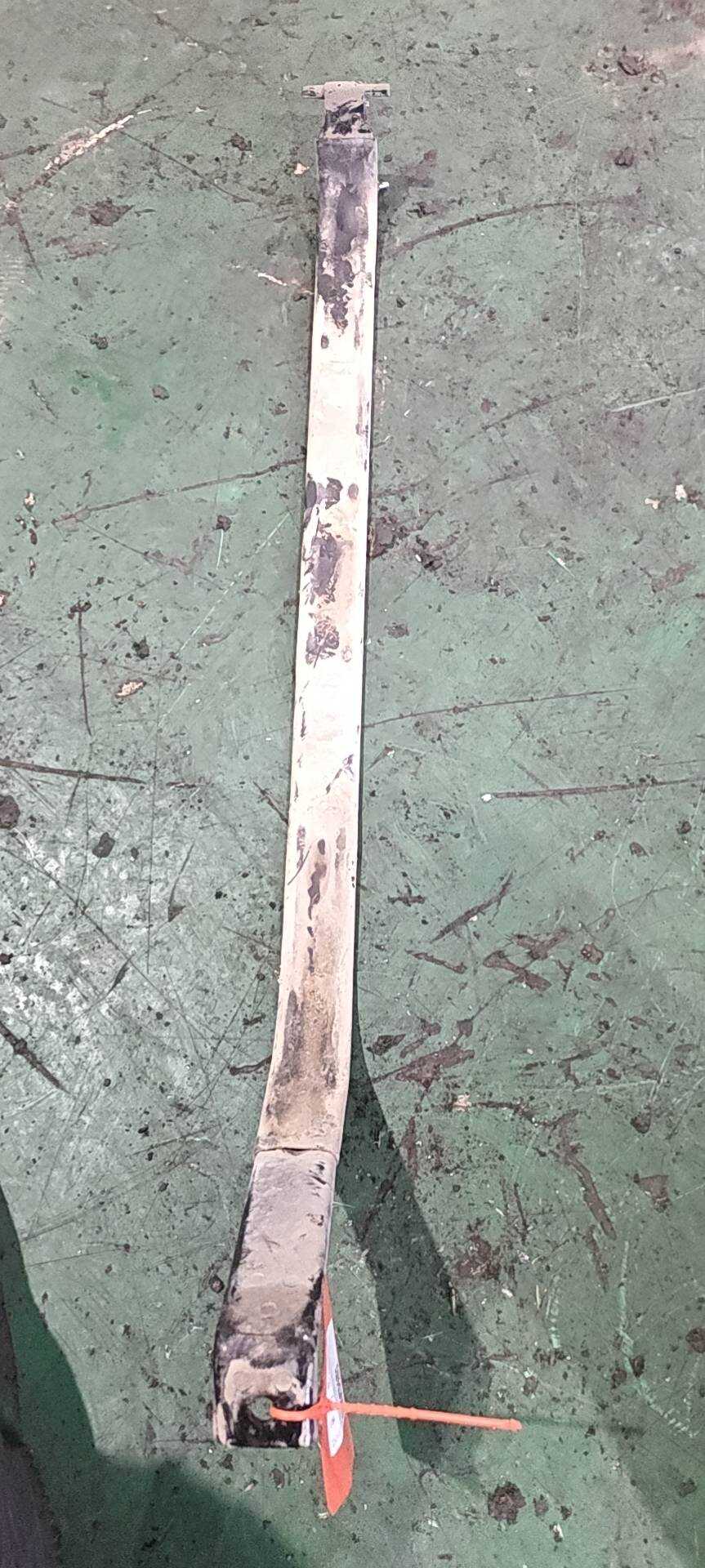 2010021700 Fuel Tank Right Strap