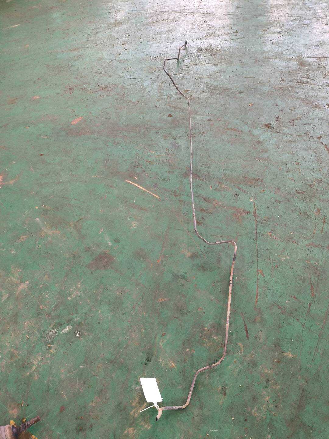 7726106140 燃油箱至炭罐管