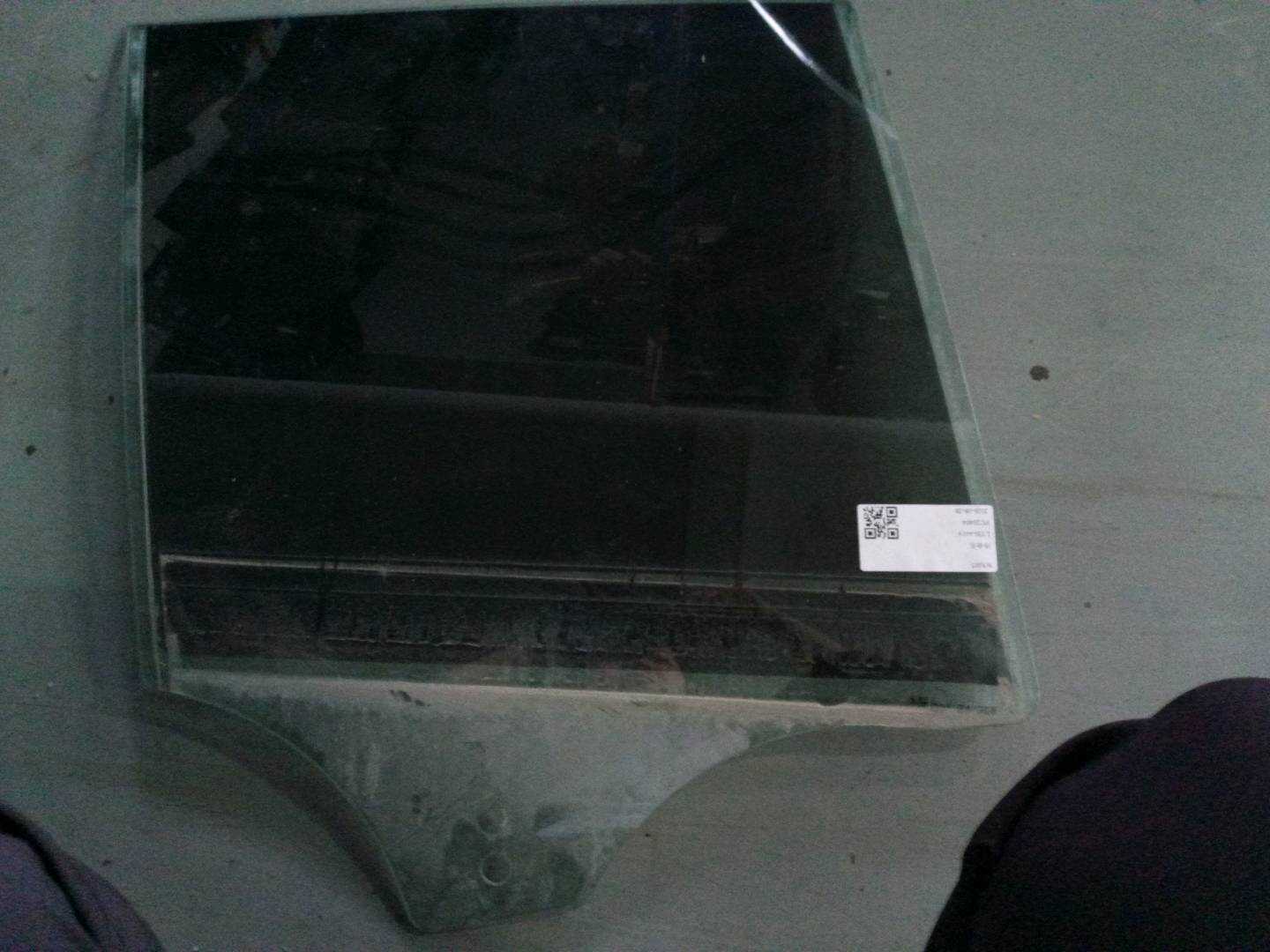 51337480564 后门玻璃(右)