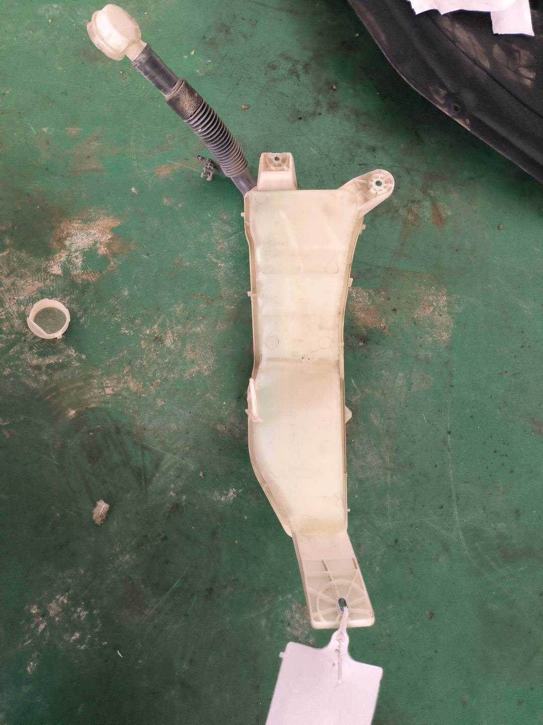 P0059531AH 洗涤液壶总成