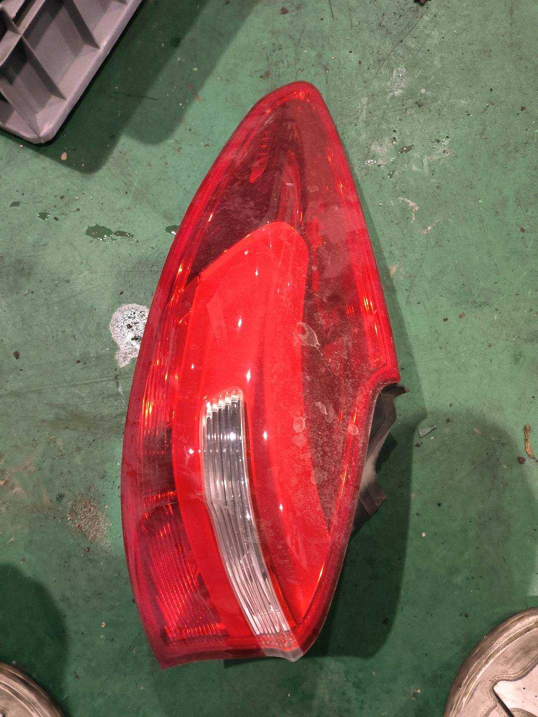 7057004100 侧围左后组合灯