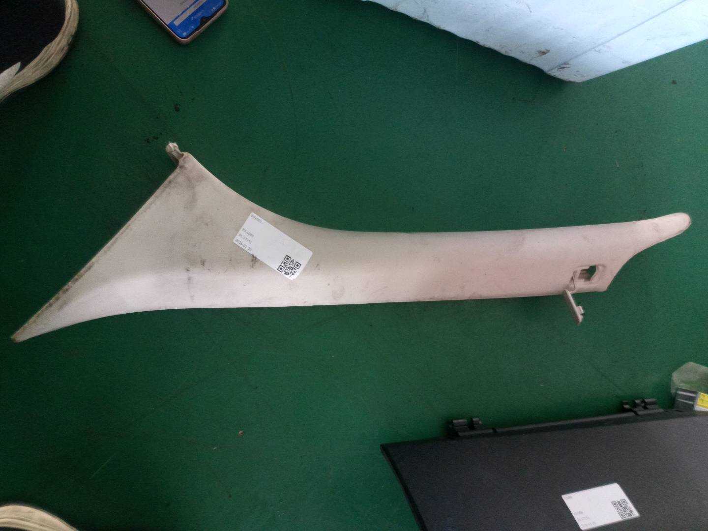 LR028528 A-Pillar Inner Trim (Upper Left)